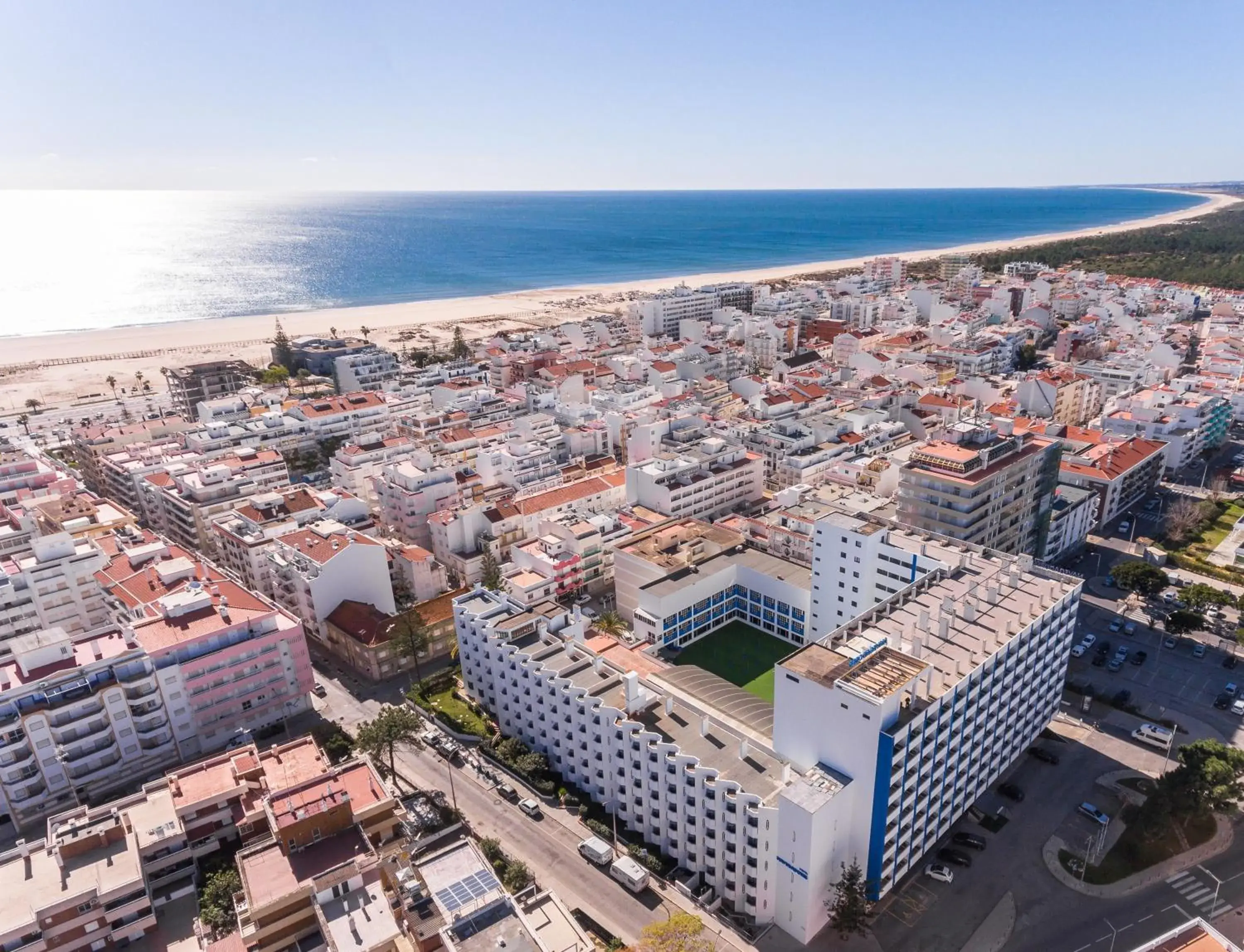 Property building in Hotel Navegadores Property building in Hotel Navegadores