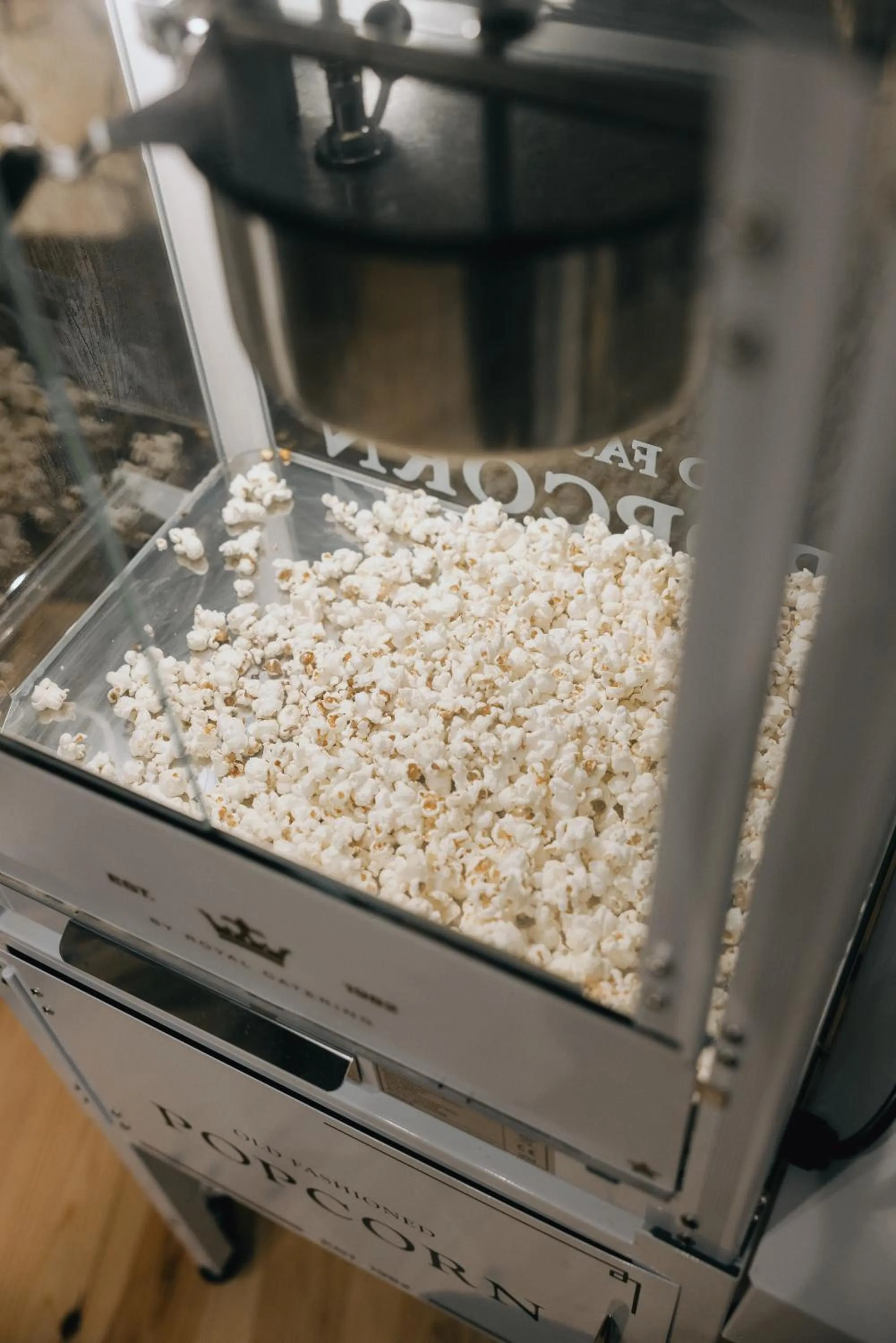 Entertainment in M'AR De AR Auria