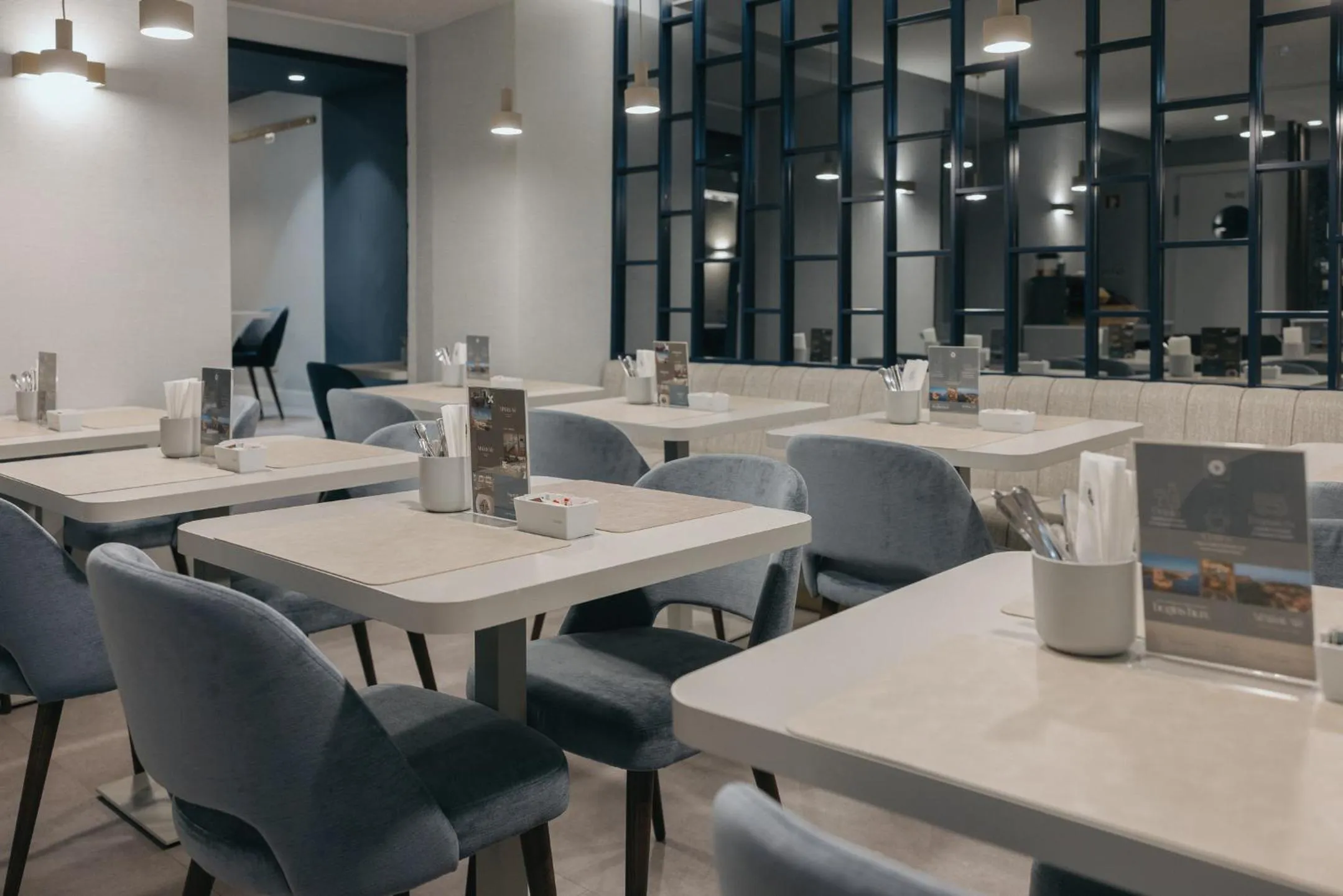 Communal lounge/ TV room in M'AR De AR Auria