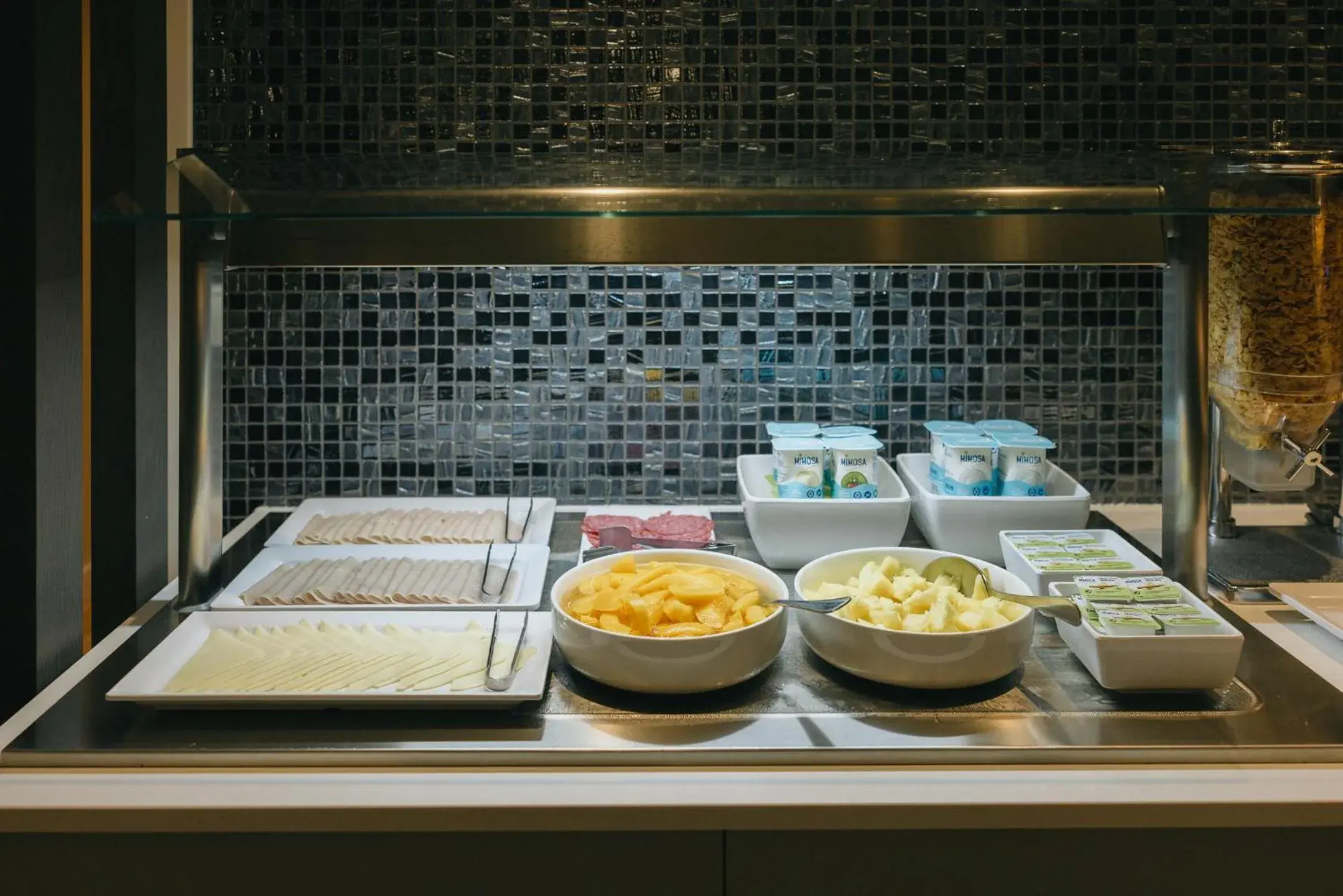 Food and drinks in M'AR De AR Auria Food and drinks in M'AR De AR Auria