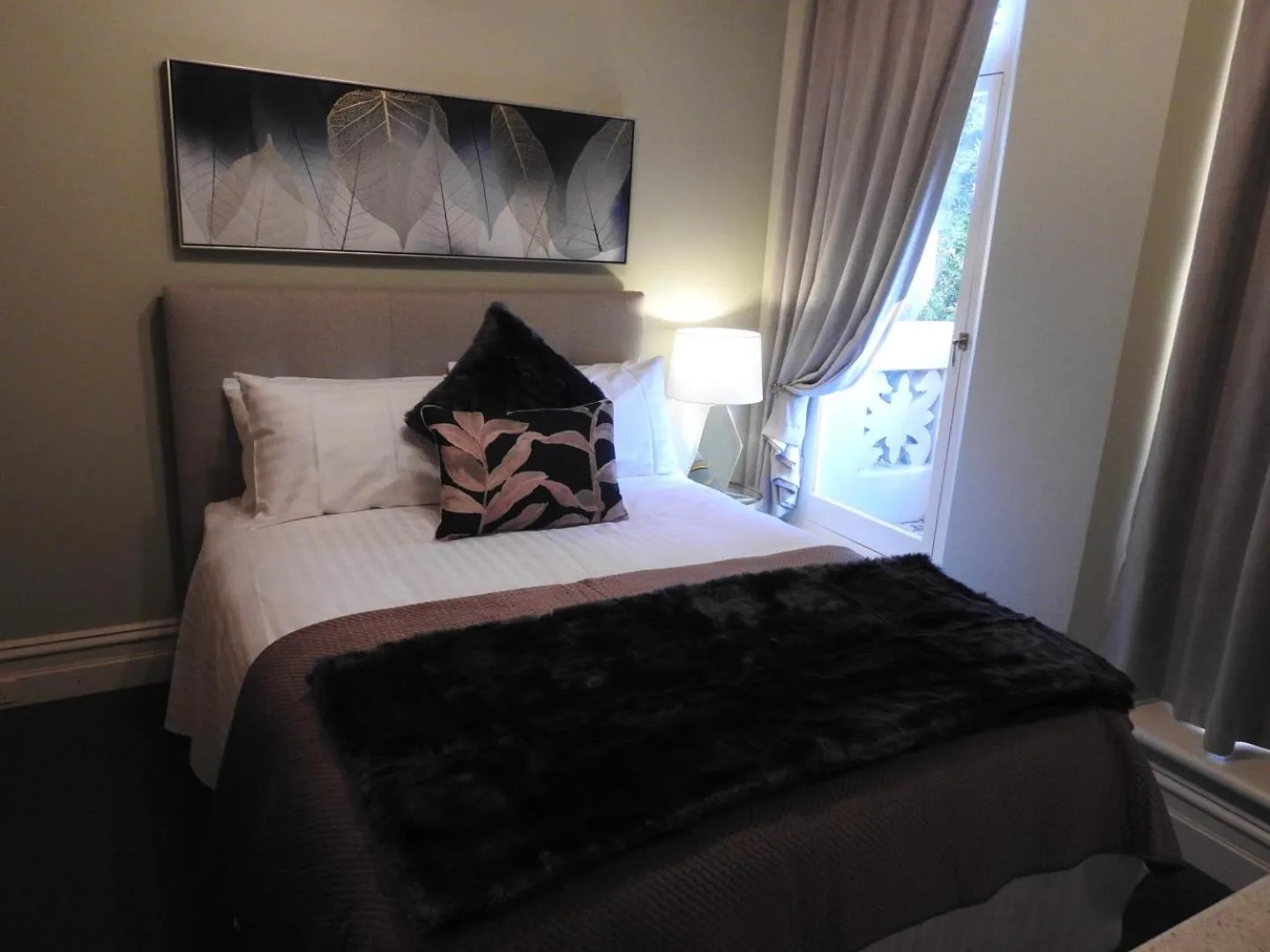 Bed in Bull and Mouth Hotel Maryborough Victoria