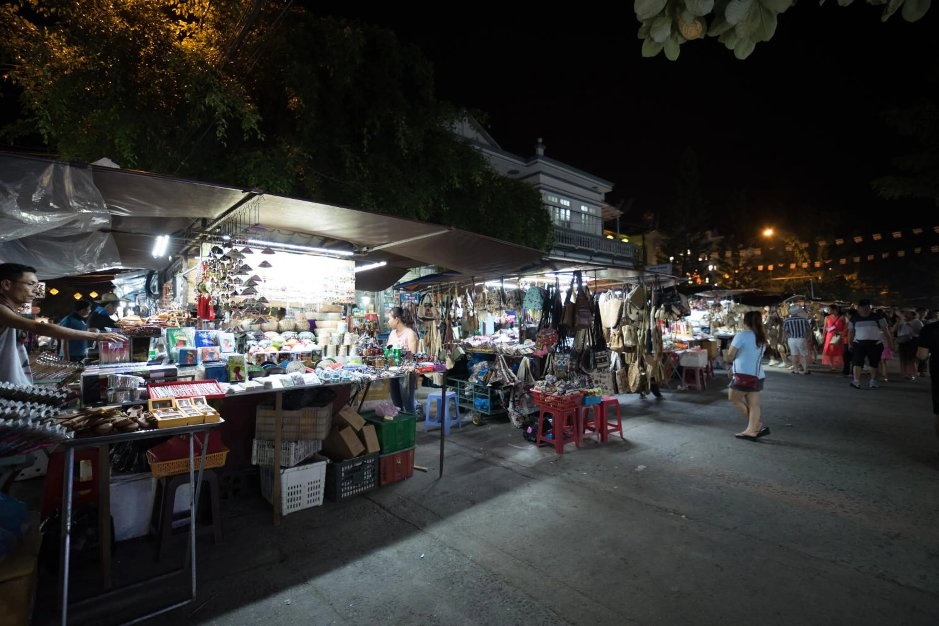Shopping Area in Hoa Thu Homestay