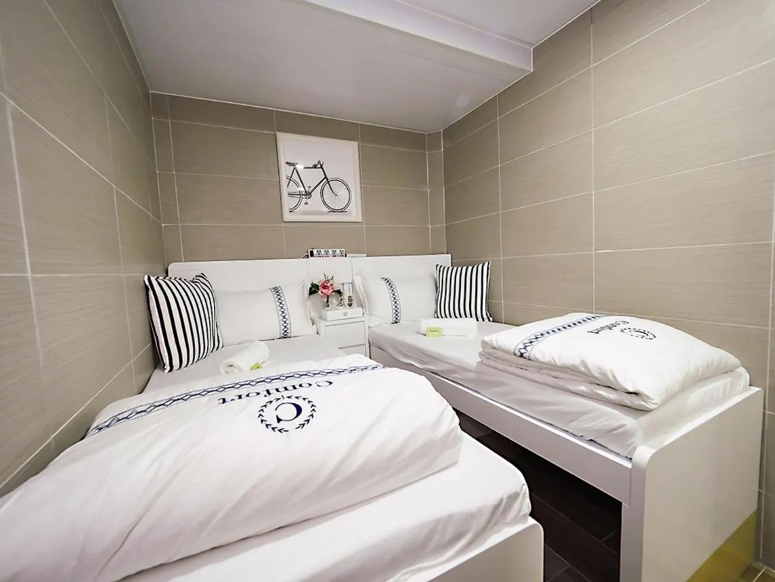 Bed in HK International Hostel