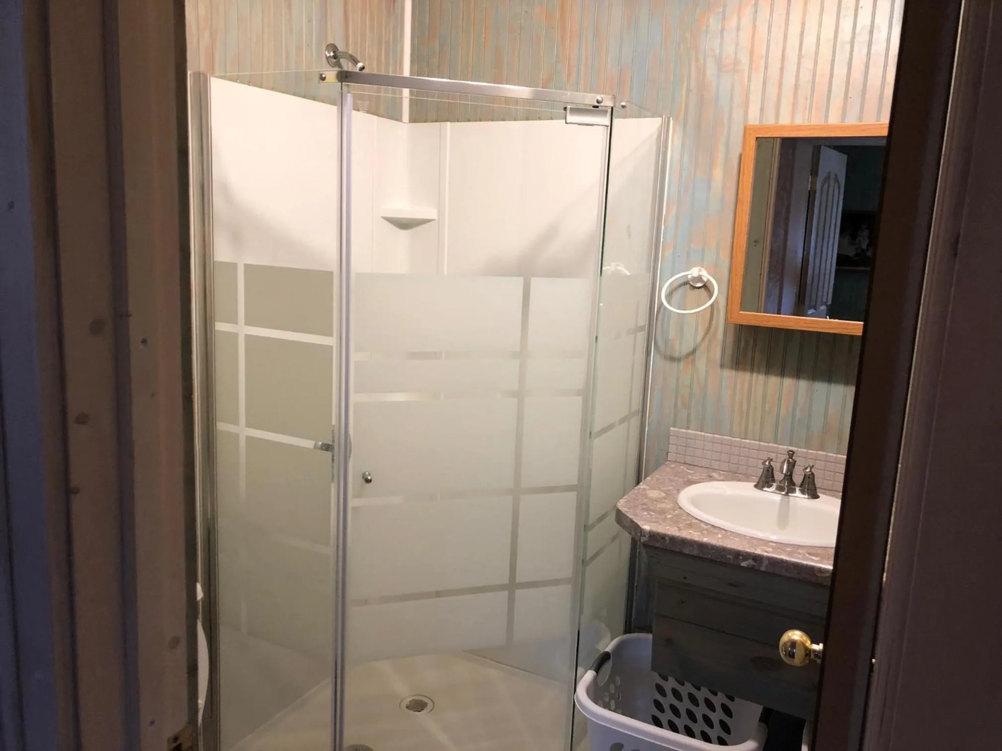 Shower in Black Hills Cabins at Quail's Crossing