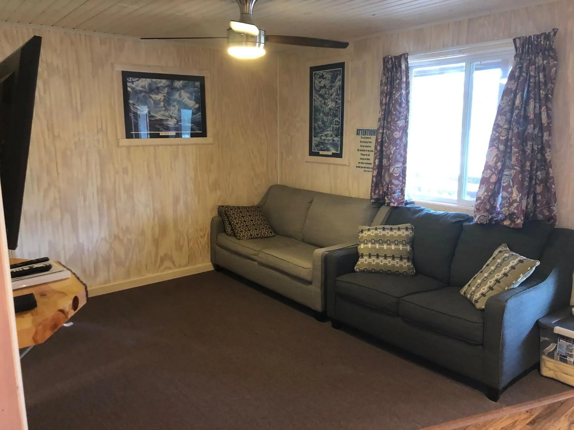 Living room in Black Hills Cabins at Quail's Crossing