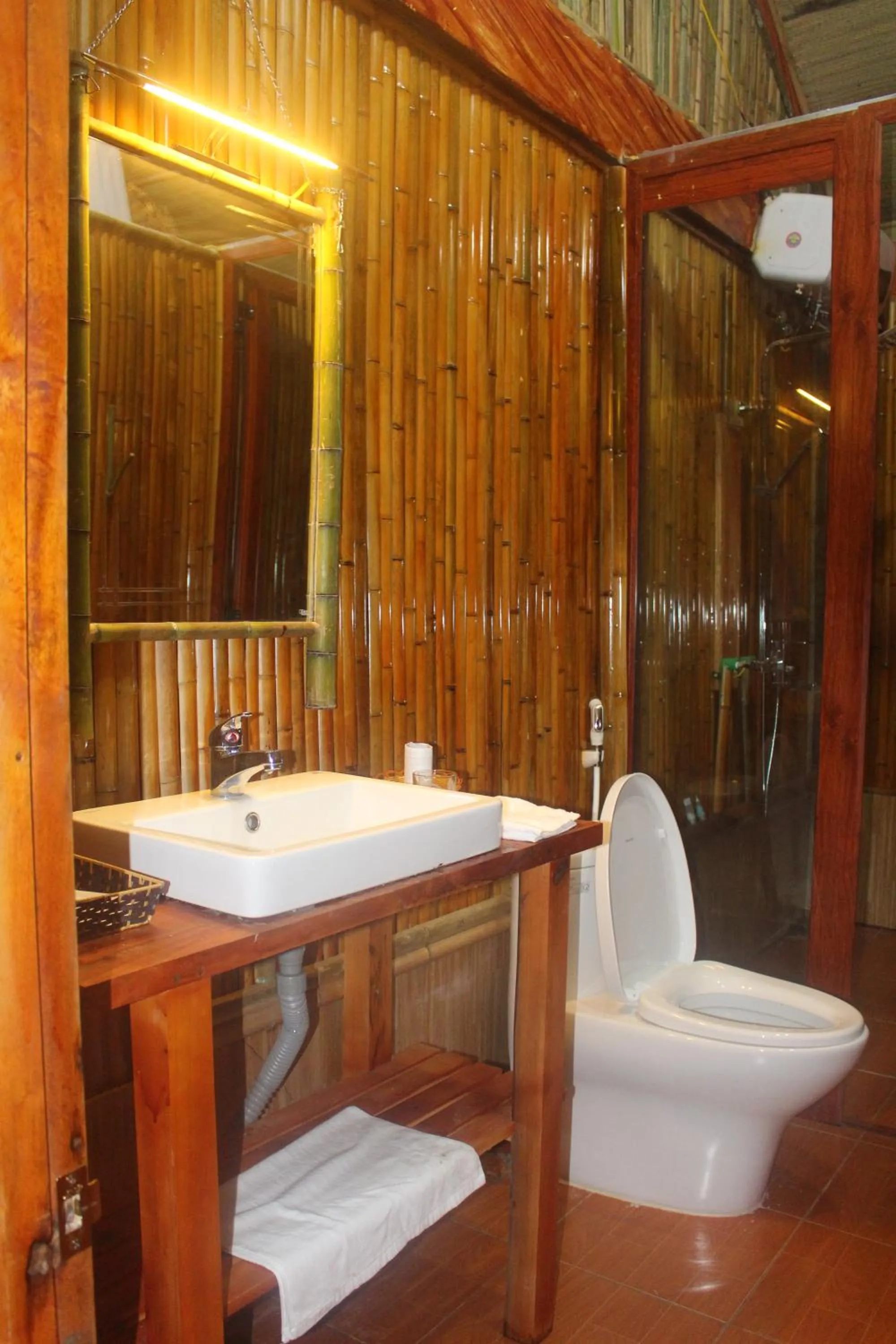 Toilet in Hoang Su Phi Lodge