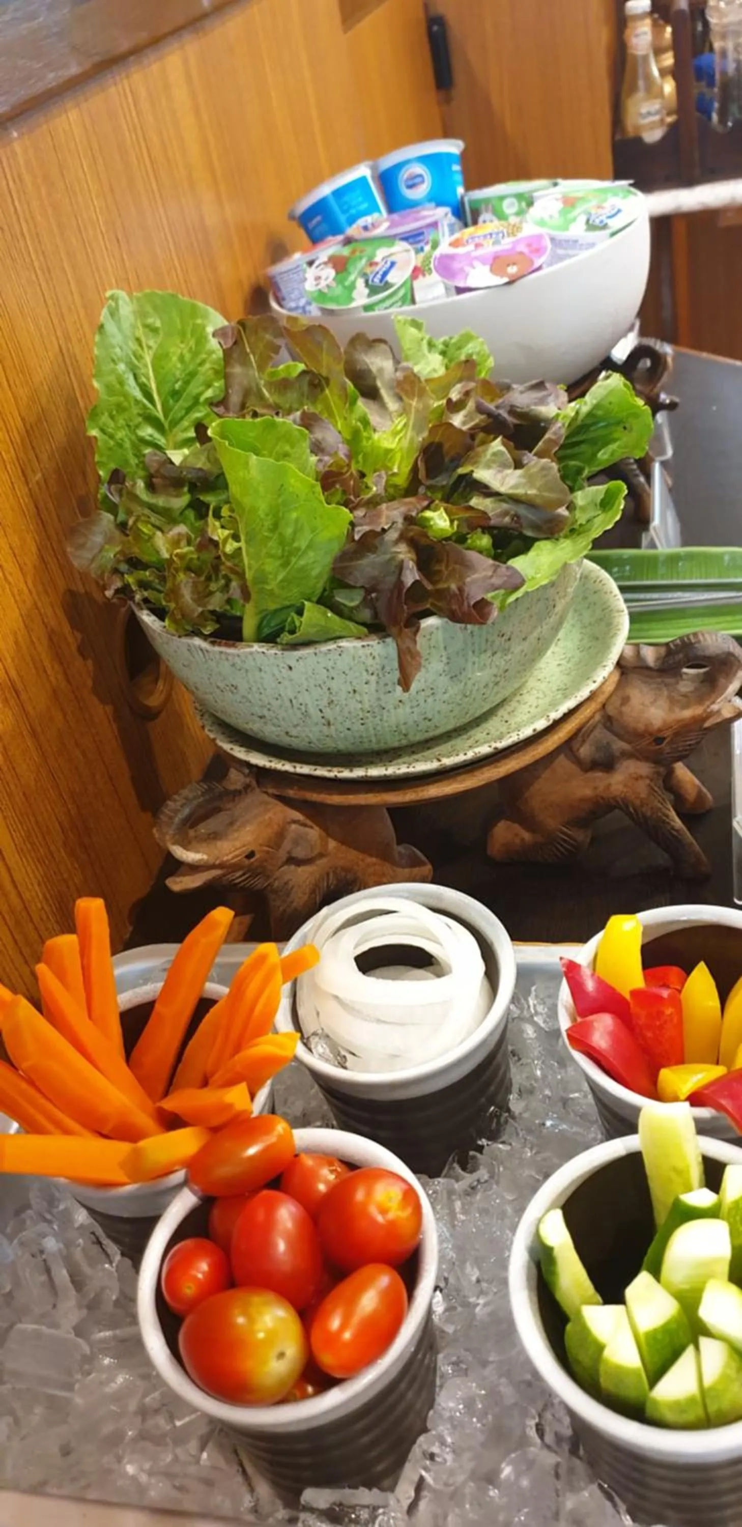 Restaurant/places to eat in Chada Mantra Hotel