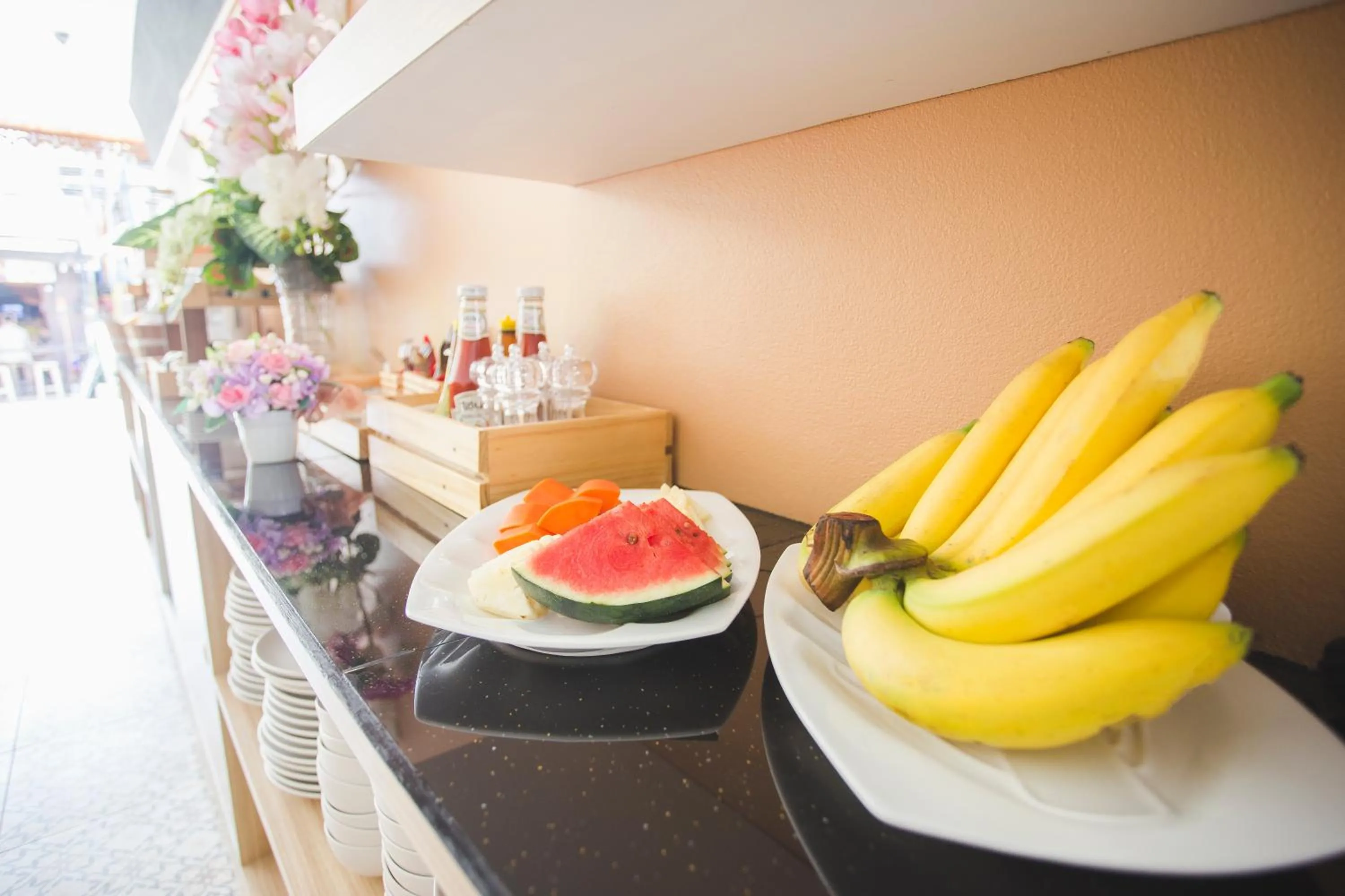 Food and drinks in Chada Mantra Hotel