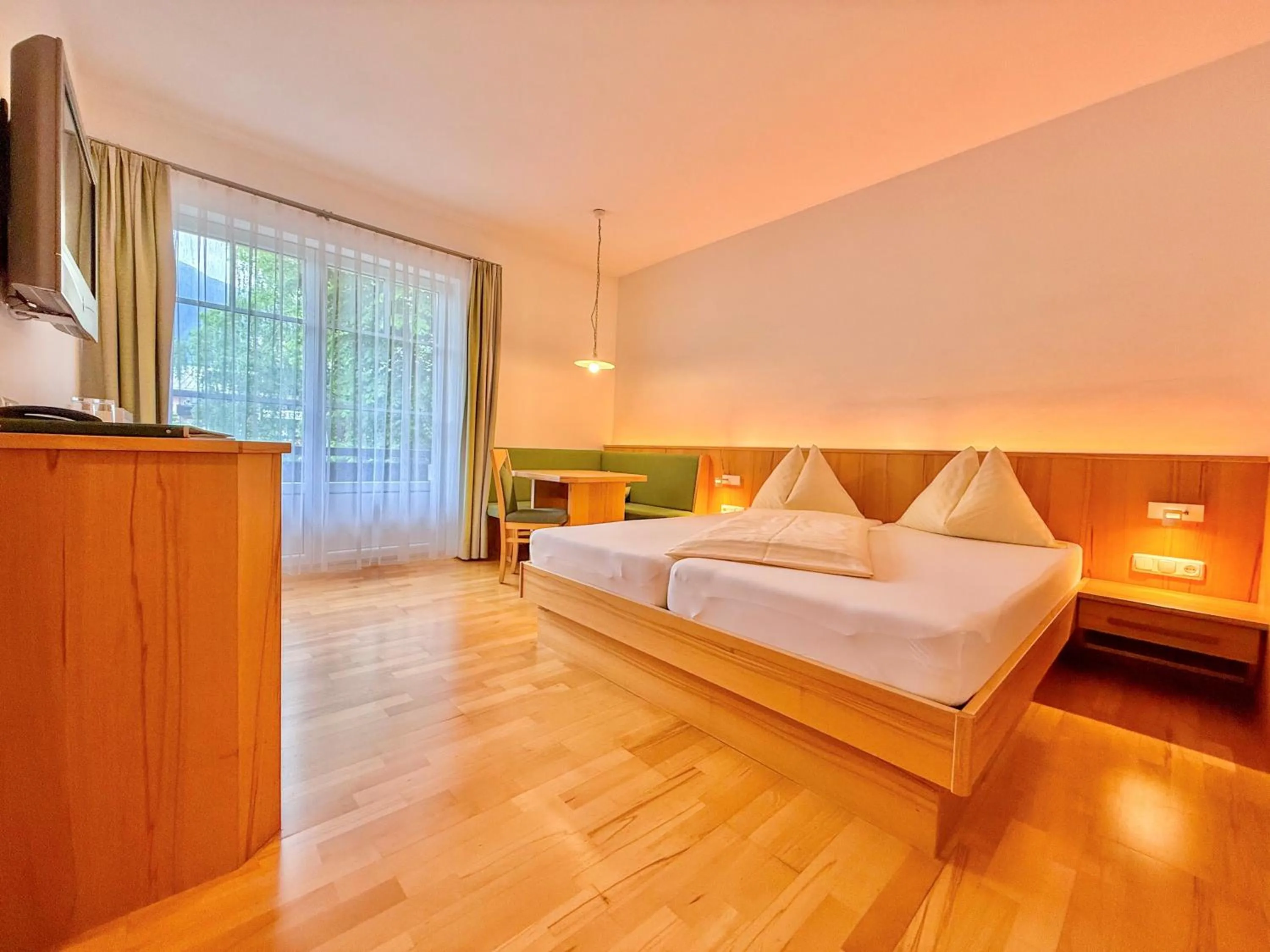 Bed in MÜHLBACHER - inklusive kostenfreiem Eintritt in die Alpentherme