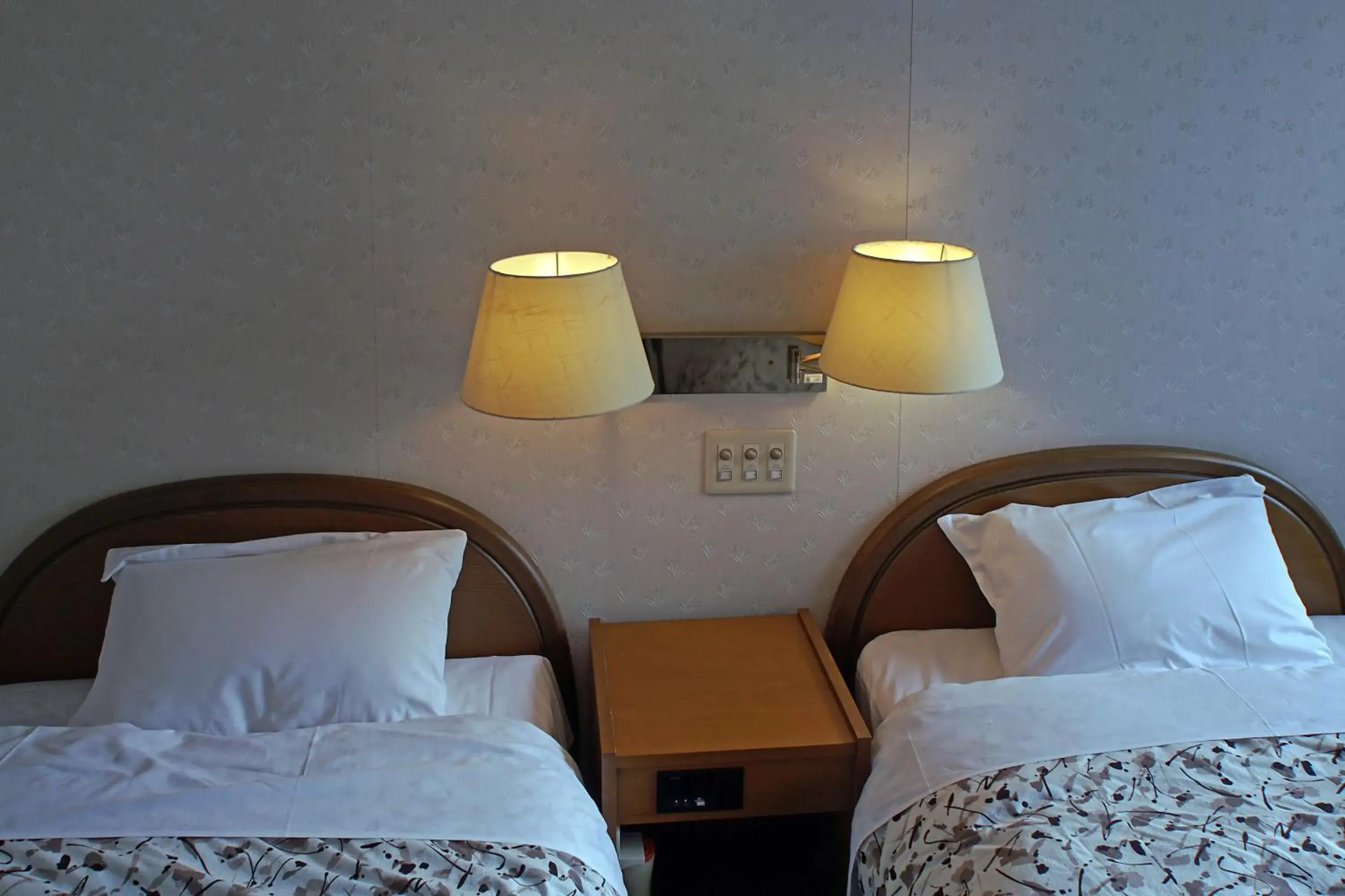 Twin Room - single occupancy in Pension Entre - deux - Mers Twin Room - single occupancy in Pension Entre - deux - Mers