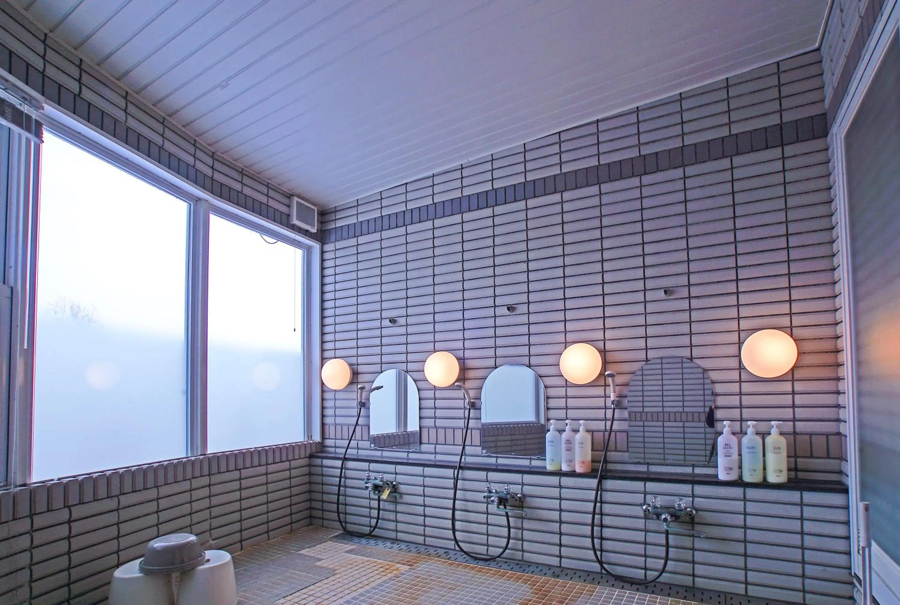 Hot Spring Bath in Pension Entre - deux - Mers