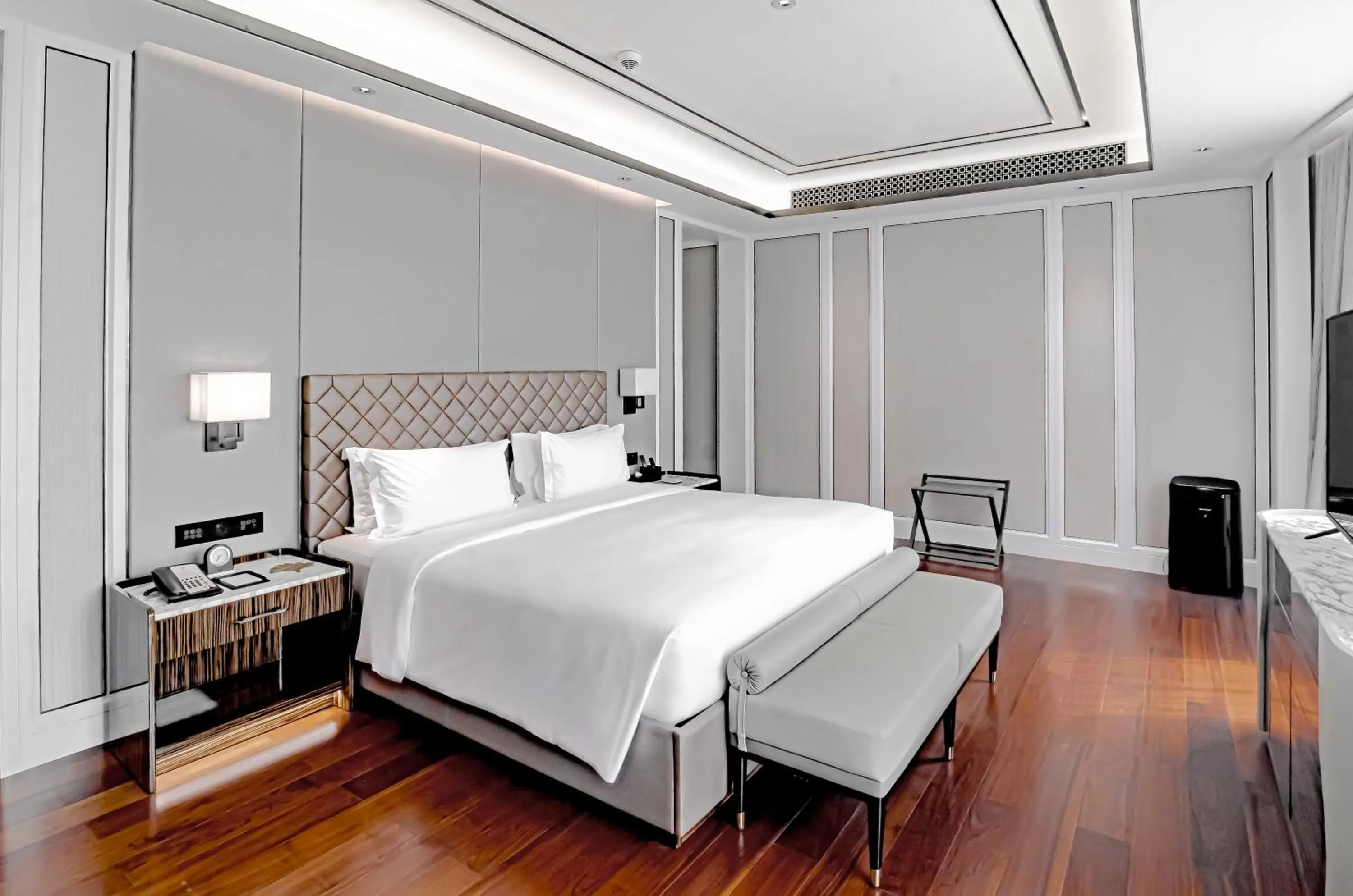 Bed in Hotel Okura Manila at Newport World Resorts