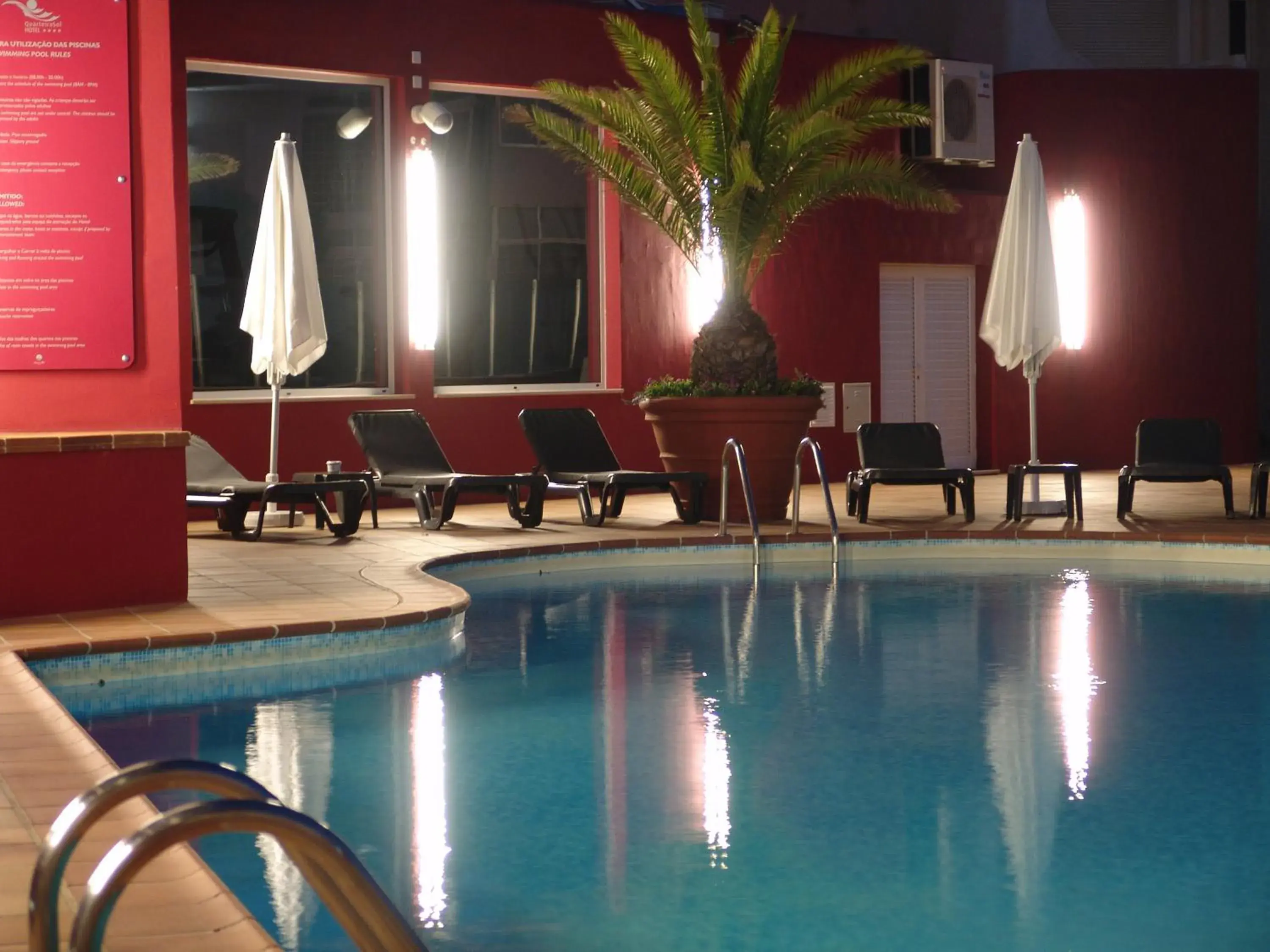 Swimming pool in Hotel Quarteirasol Swimming pool in Hotel Quarteirasol