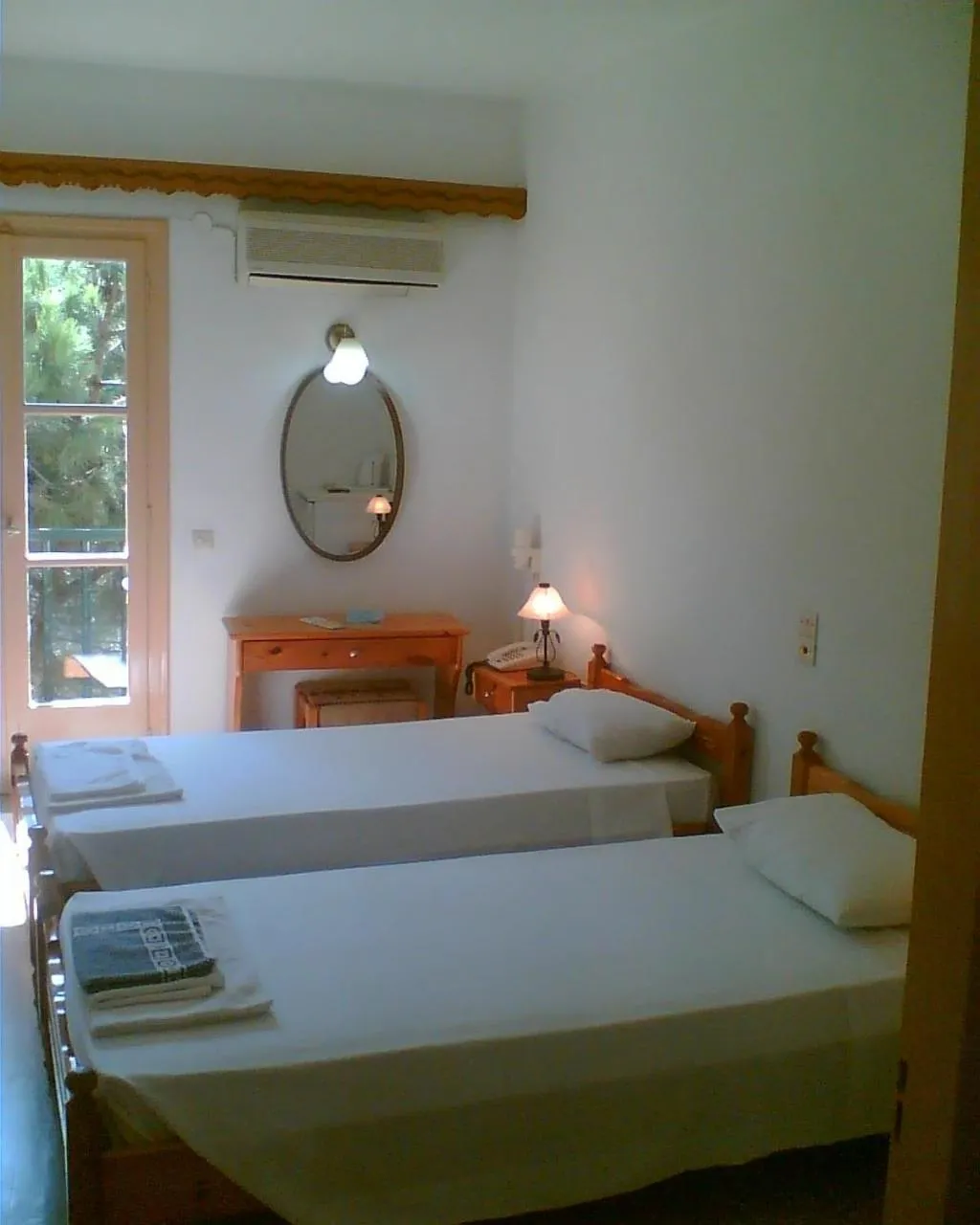 Bed in Hotel Ilion