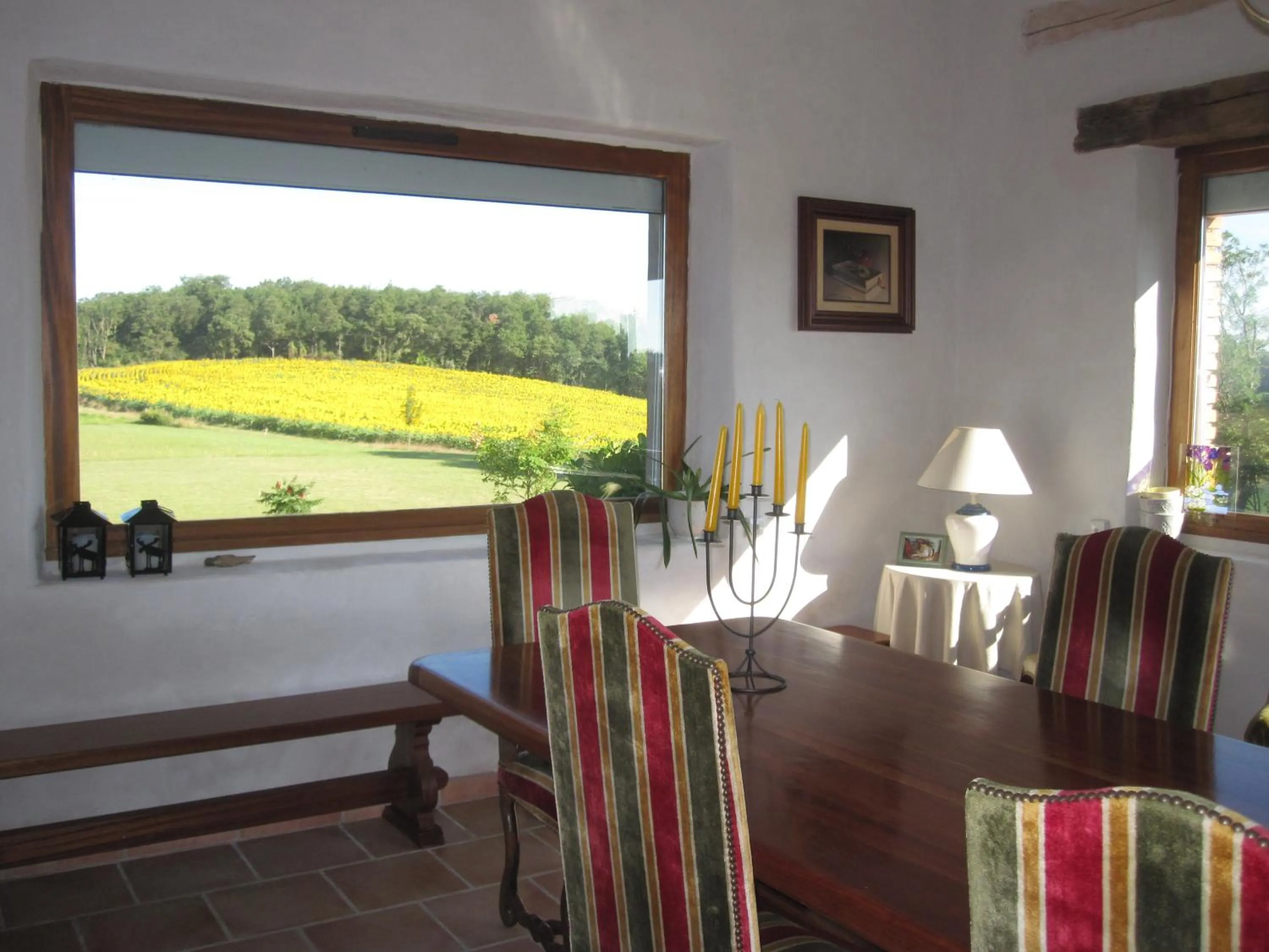 Dining area in Bellegarde