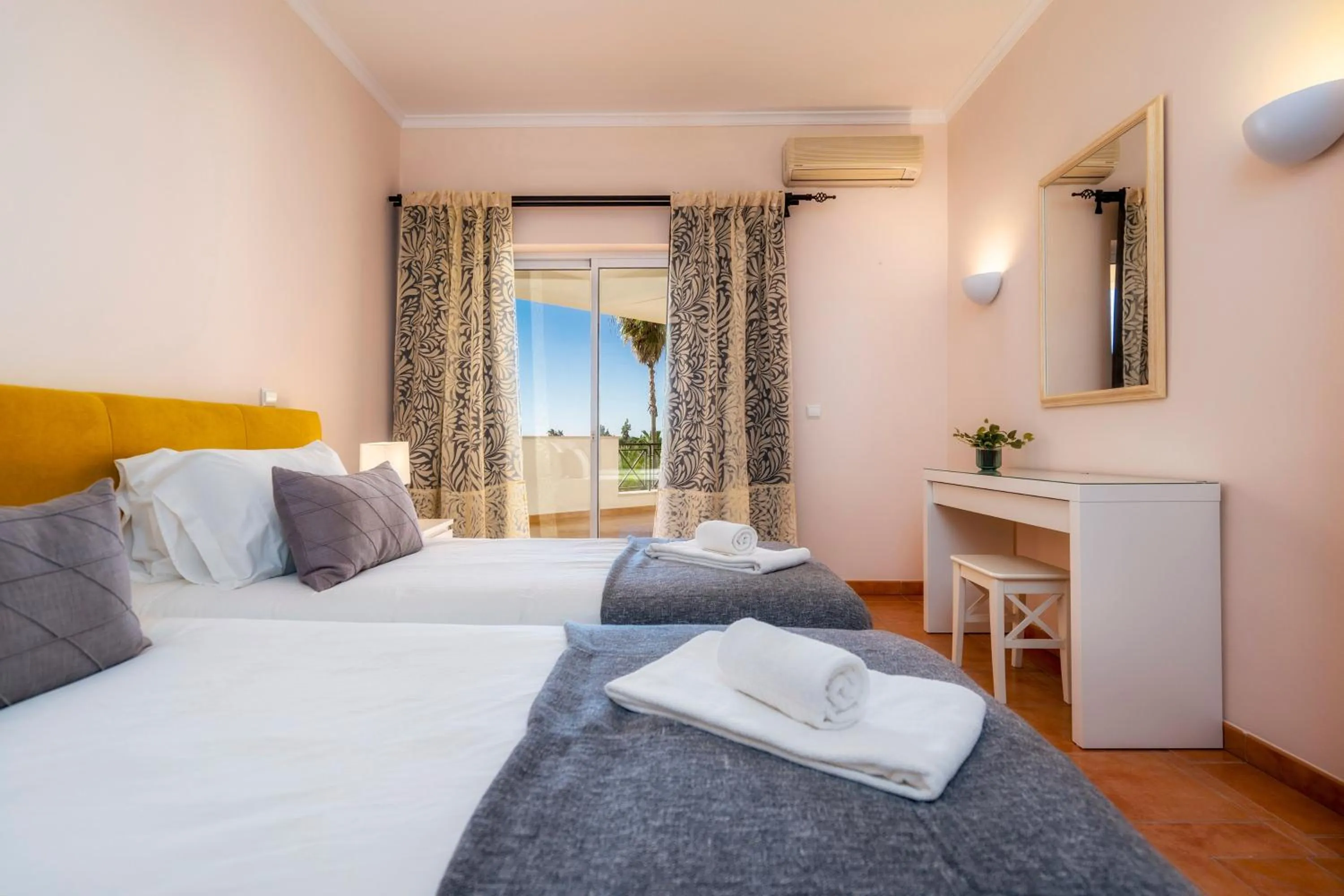 Bed in Colina Verde Resort