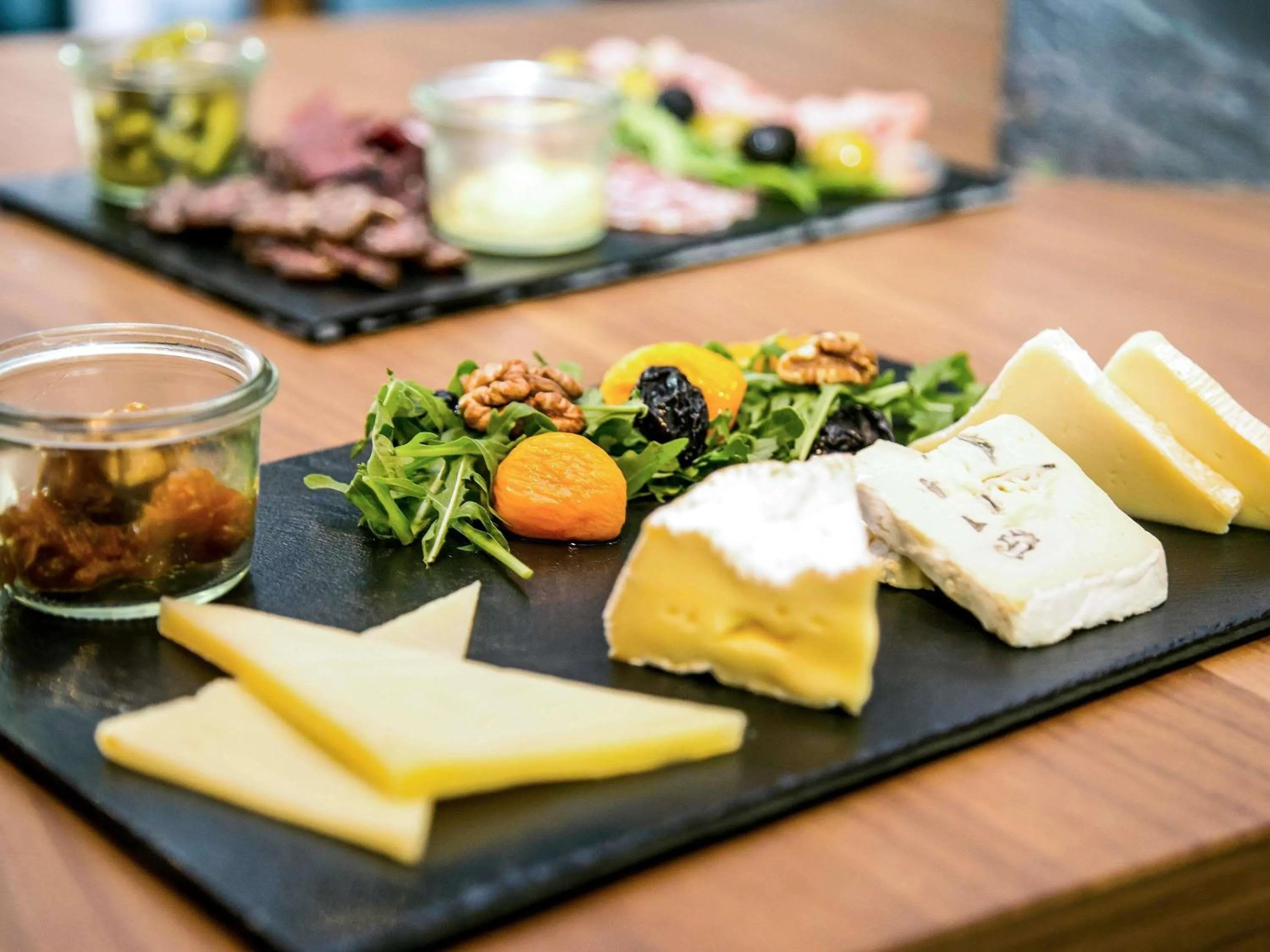 Restaurant/places to eat in Novotel Bucharest City Centre