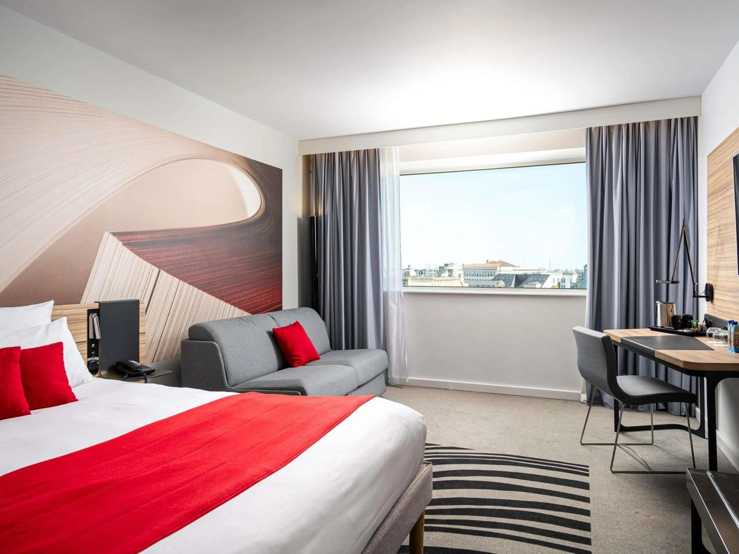 Bedroom, Bed in Novotel Bucharest City Centre