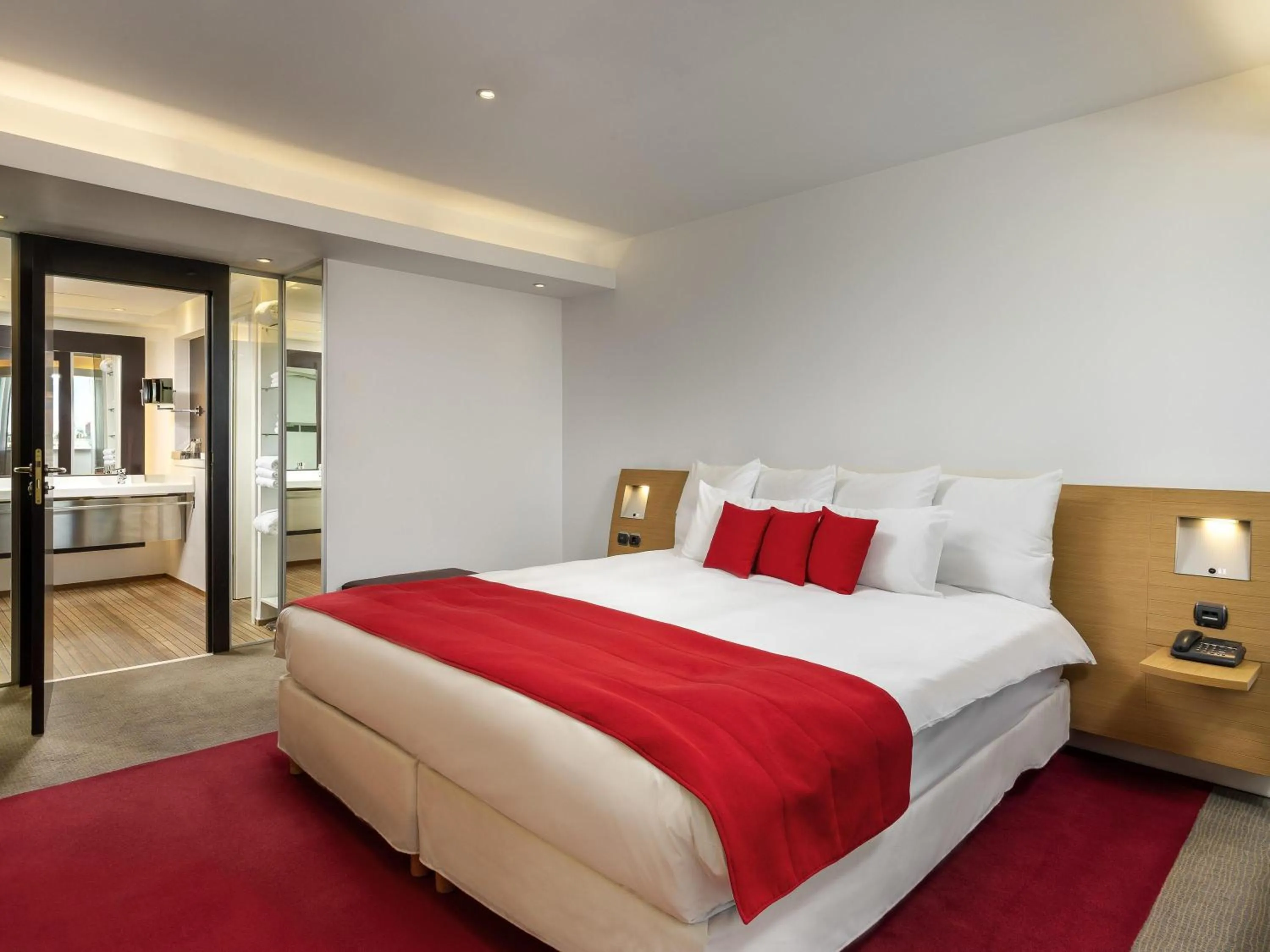 Photo of the whole room, Bed in Novotel Bucharest City Centre