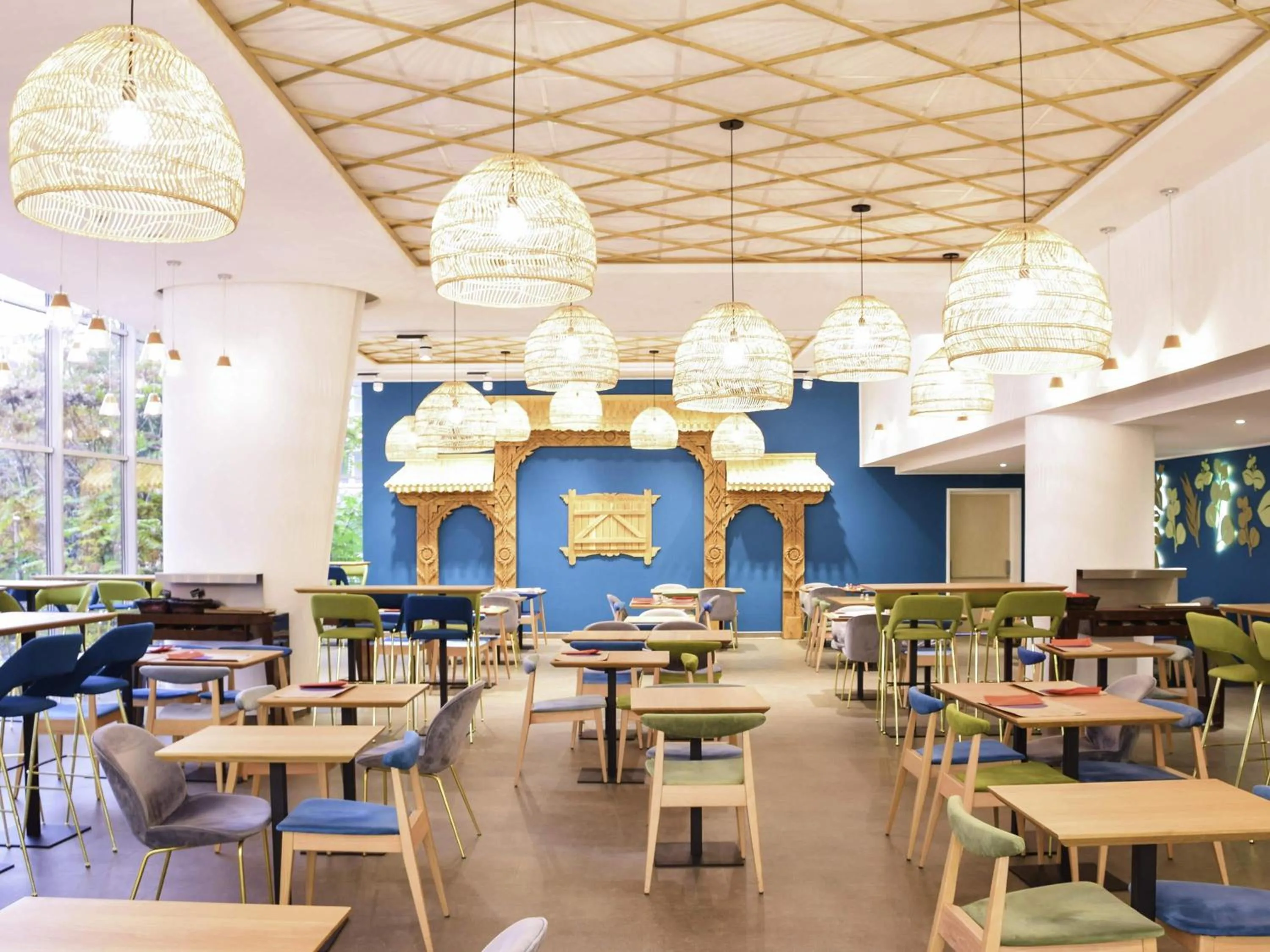 Restaurant/places to eat in Novotel Bucharest City Centre