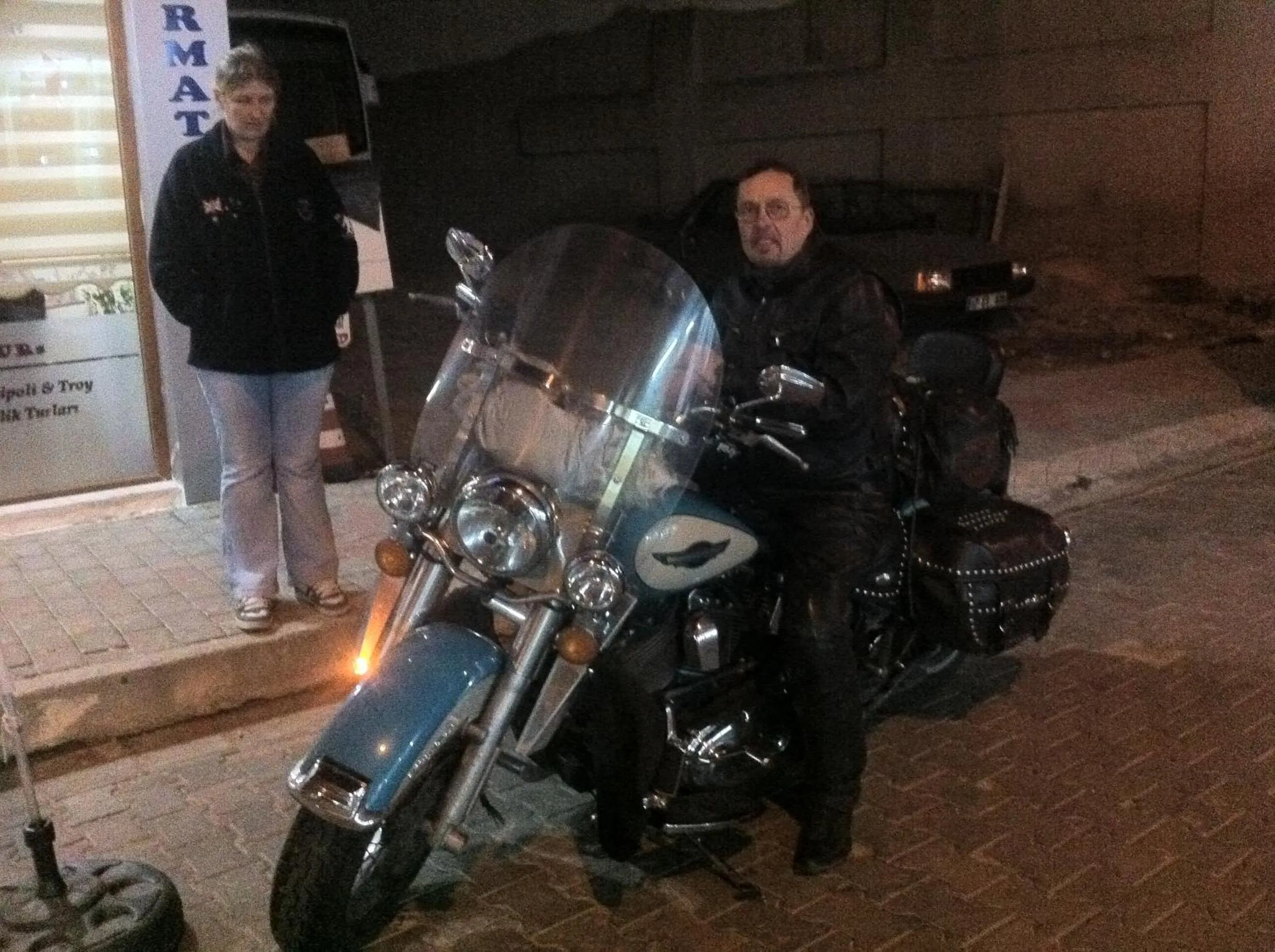 Facade/entrance in TJ's Hotel