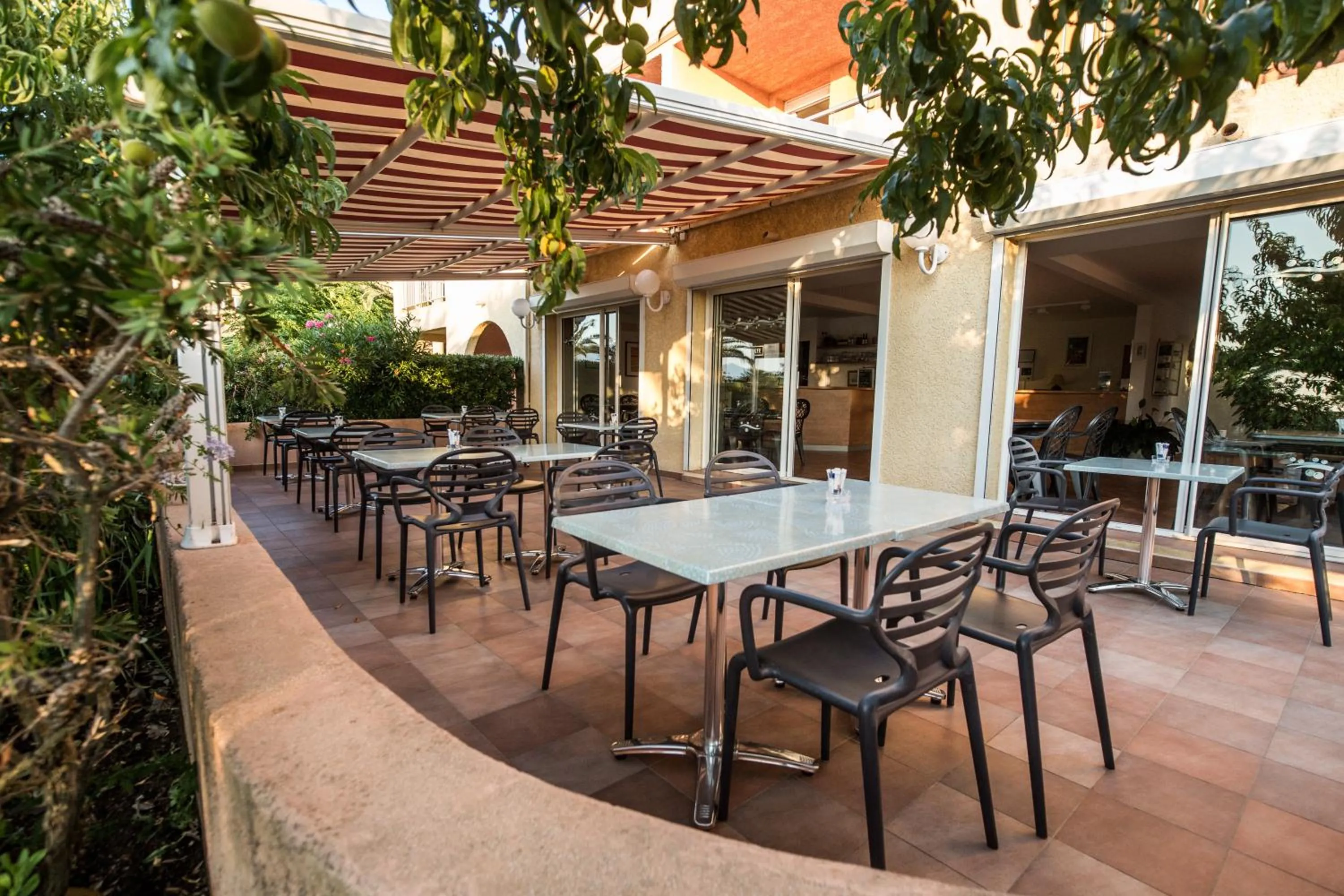 Lounge or bar in Hotel Les Galets