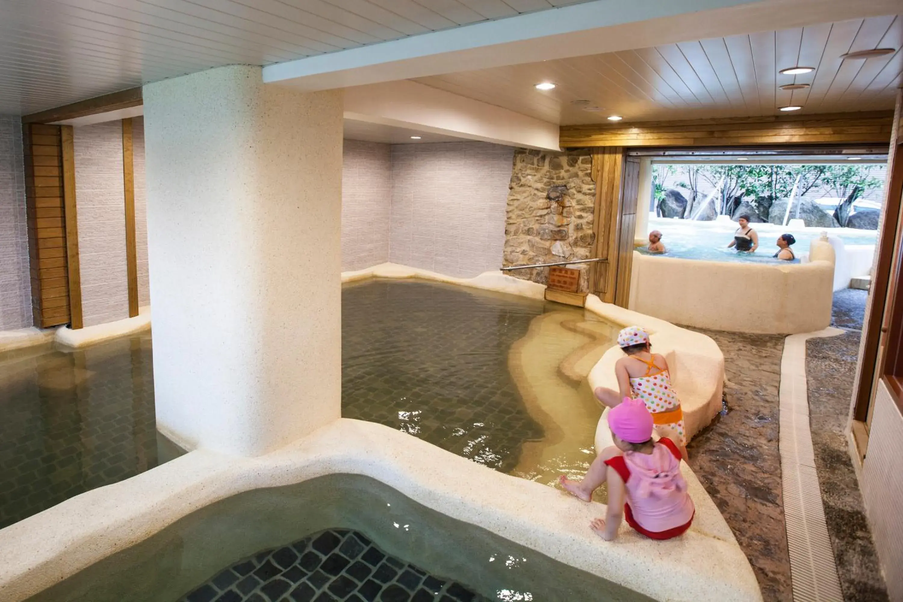 Hot Spring Bath in Hua Ge Hot Spring Hotel Hot Spring Bath in Hua Ge Hot Spring Hotel