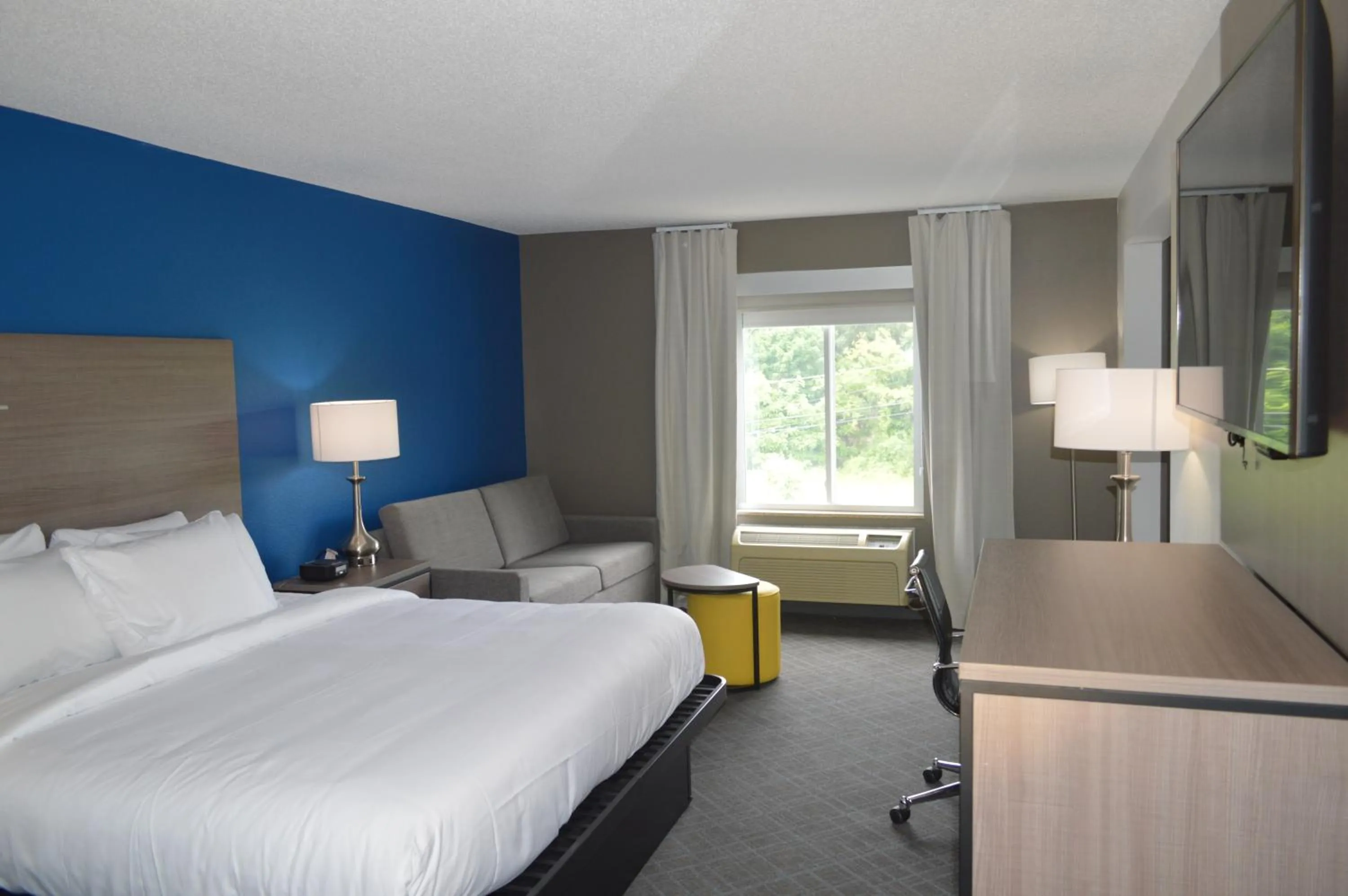 Bed in Comfort Inn & Suites Harrisburg-Hershey North