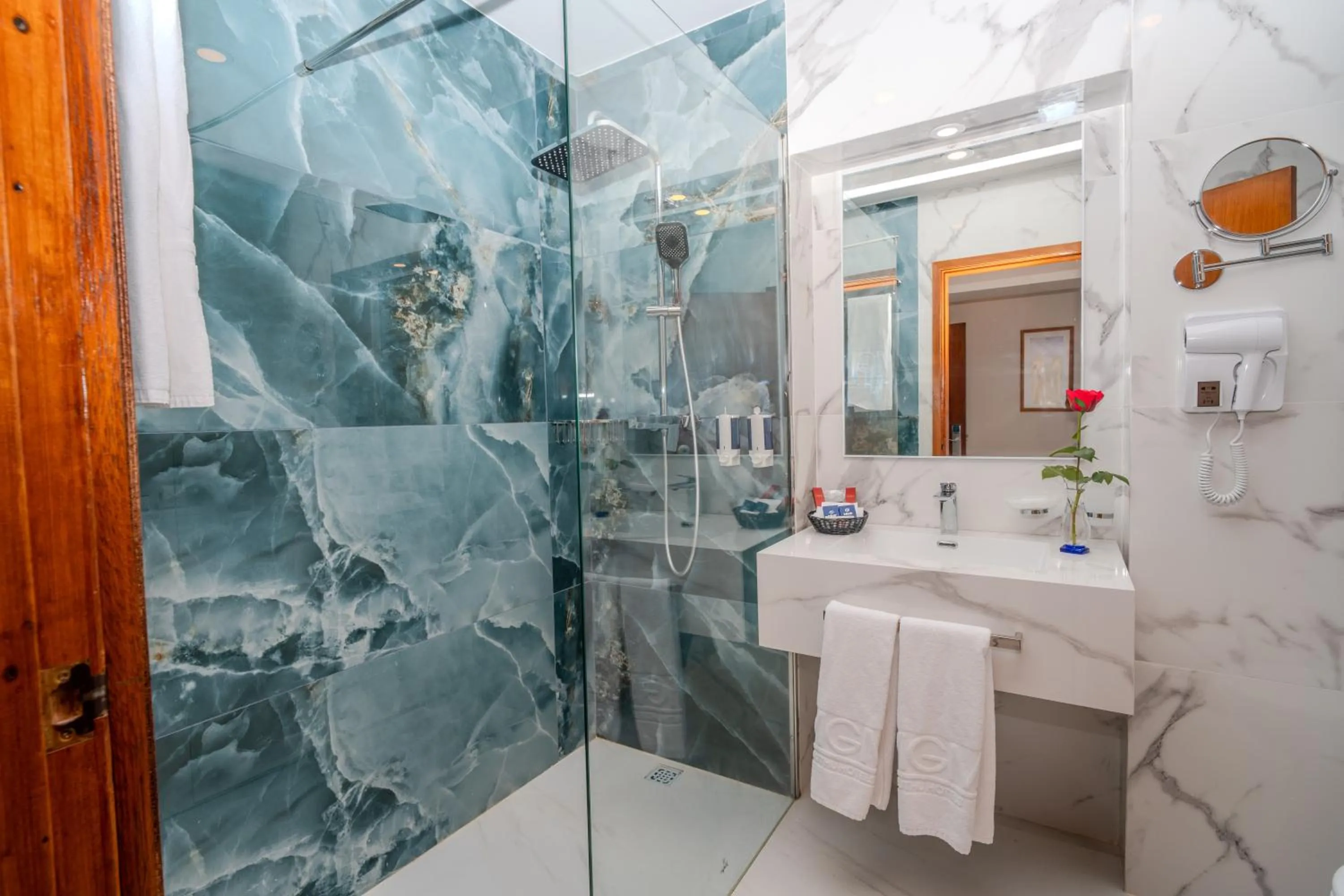 Bathroom in Grand Muthu Oura View Beach Club