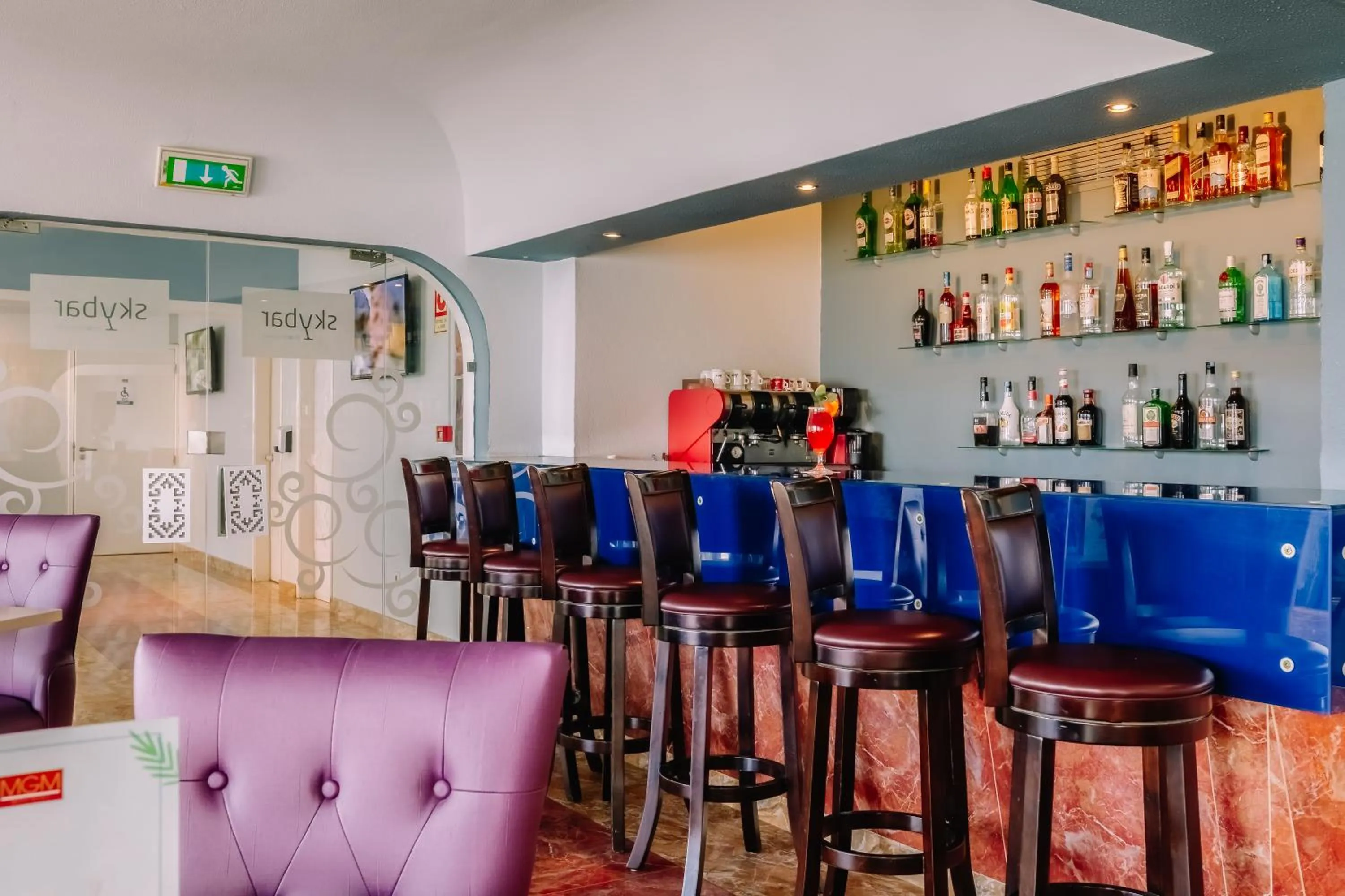 Lounge or bar in Grand Muthu Oura View Beach Club