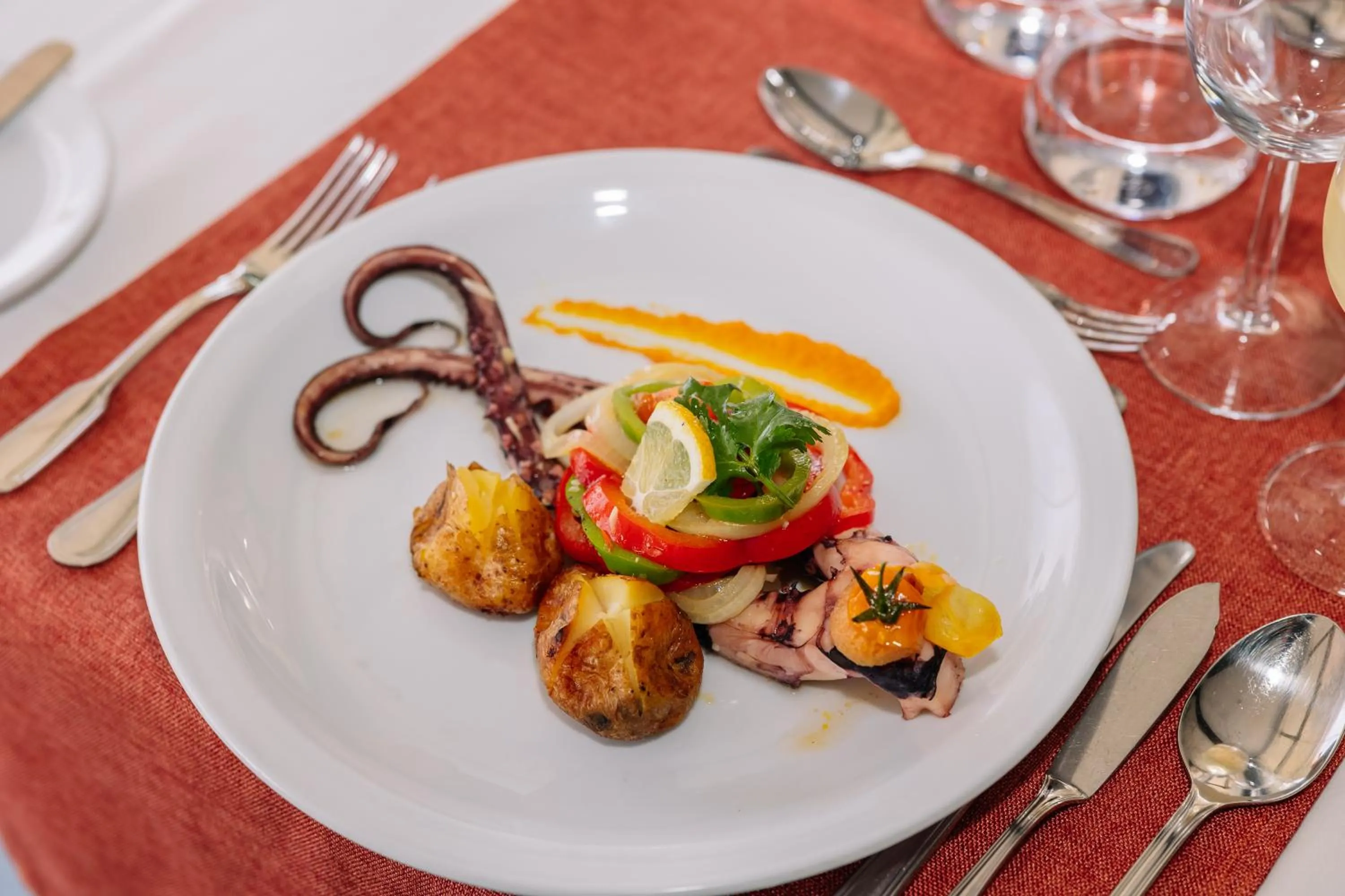 Lounge or bar in Grand Muthu Oura View Beach Club