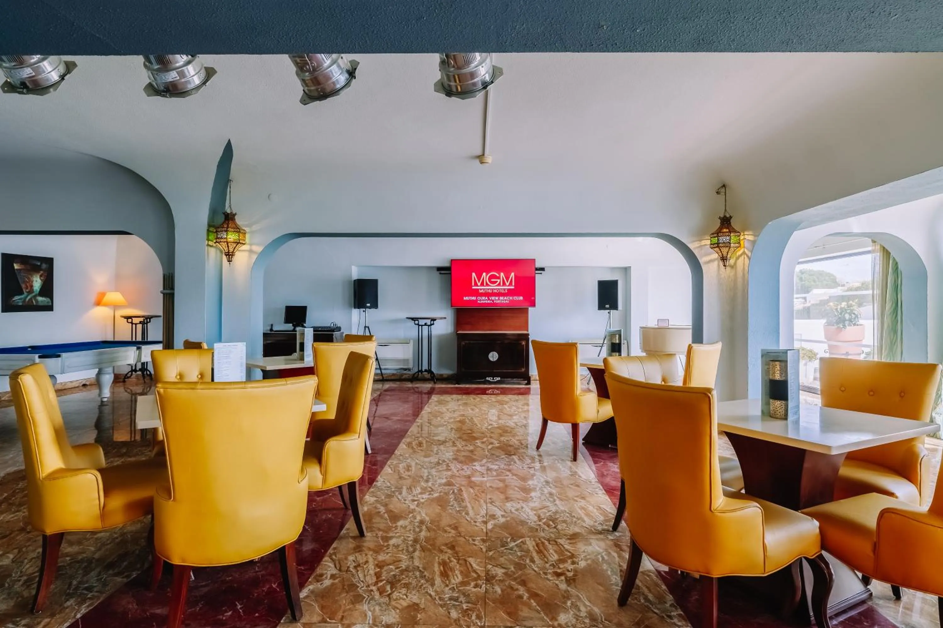 Restaurant/places to eat in Grand Muthu Oura View Beach Club