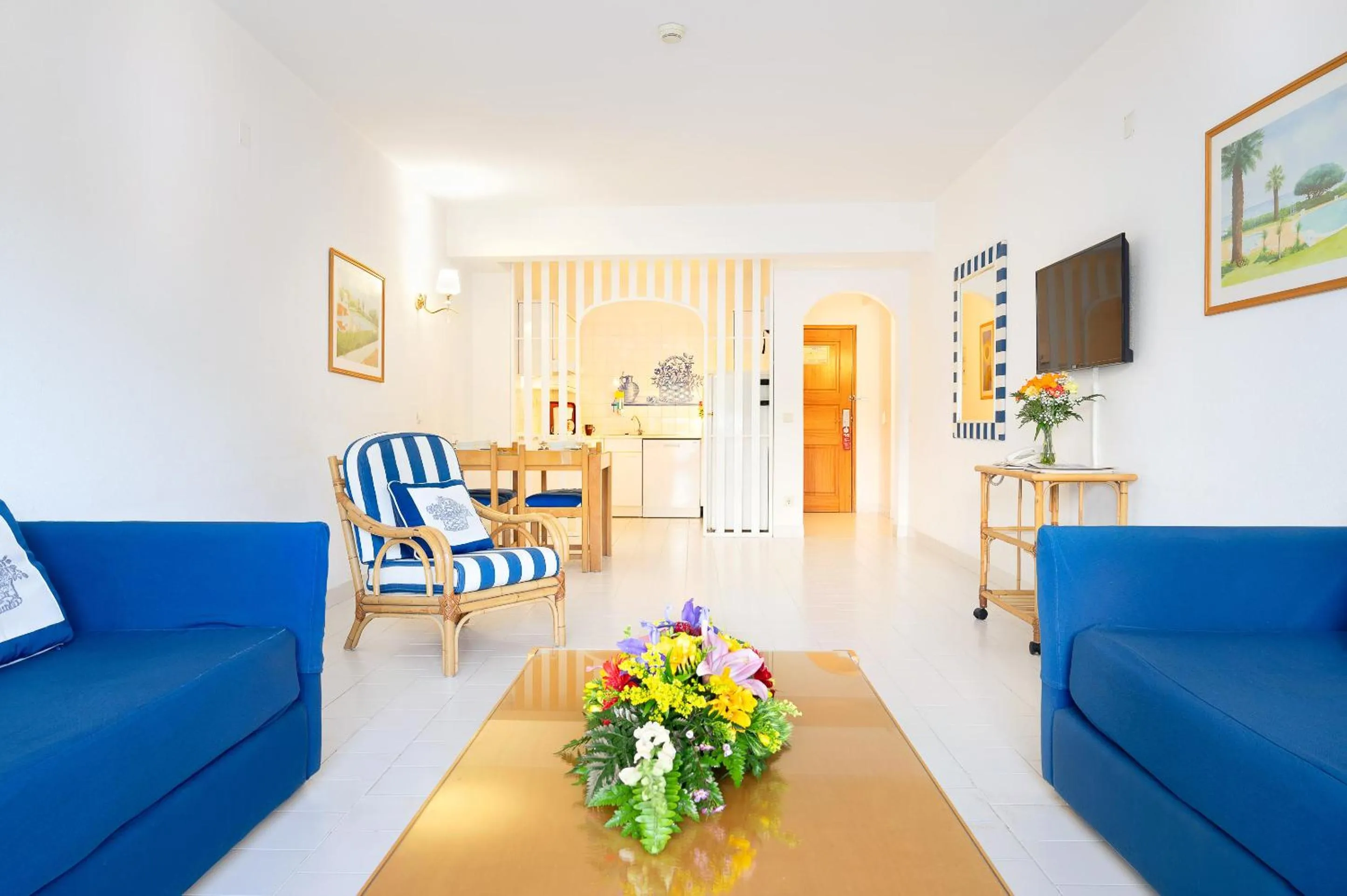 TV and multimedia in Grand Muthu Oura View Beach Club