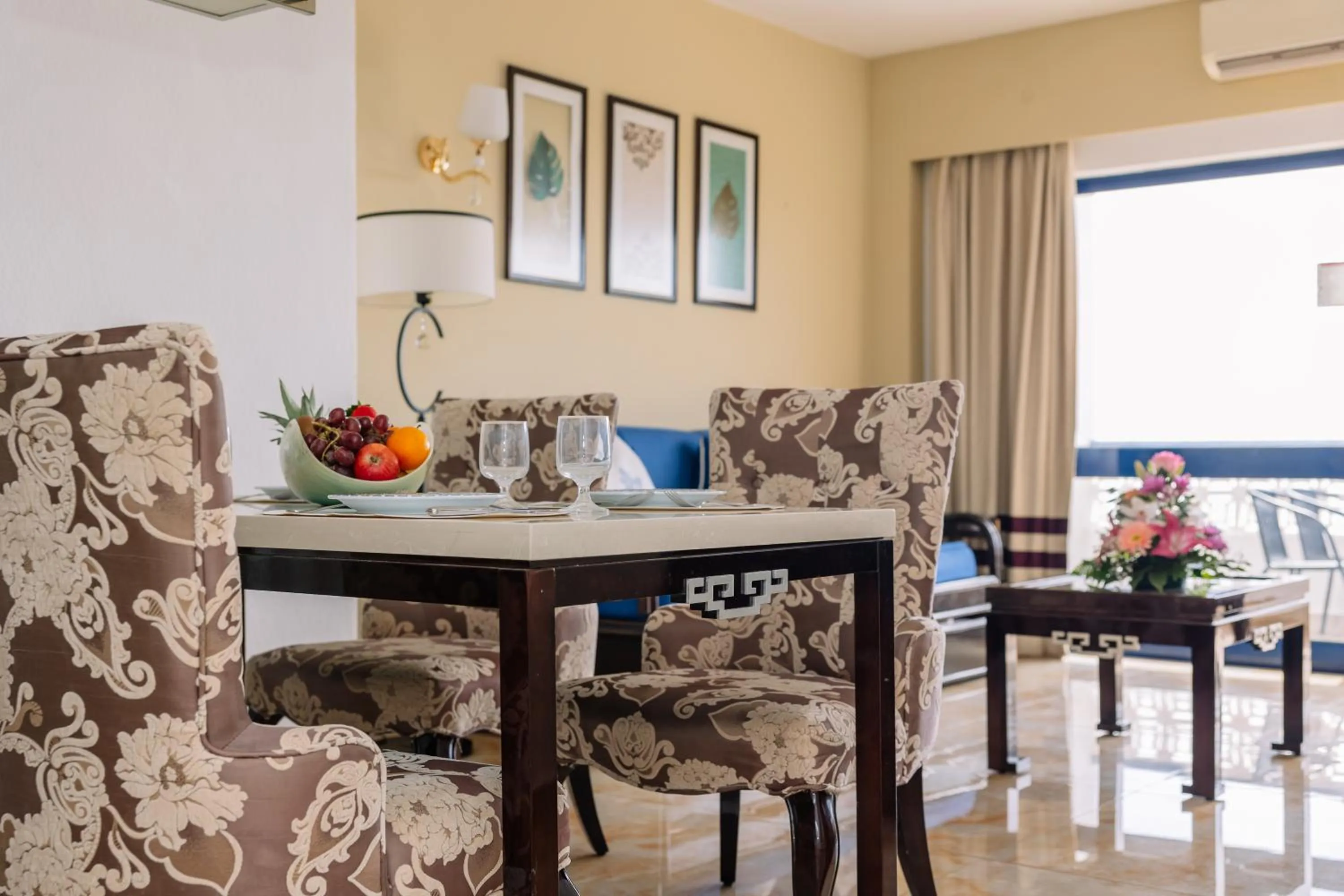 Coffee/tea facilities in Grand Muthu Oura View Beach Club