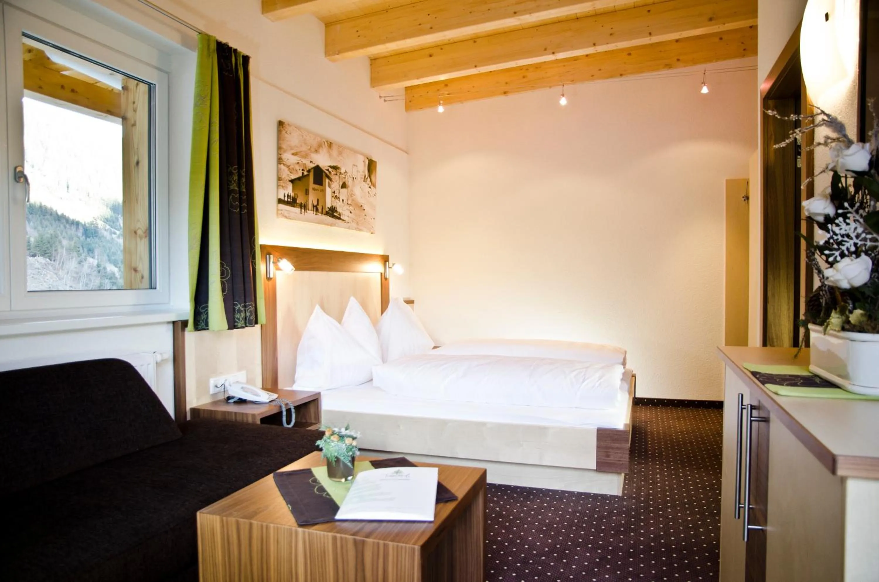 Photo of the whole room, Bed in Hotel Tannenhof