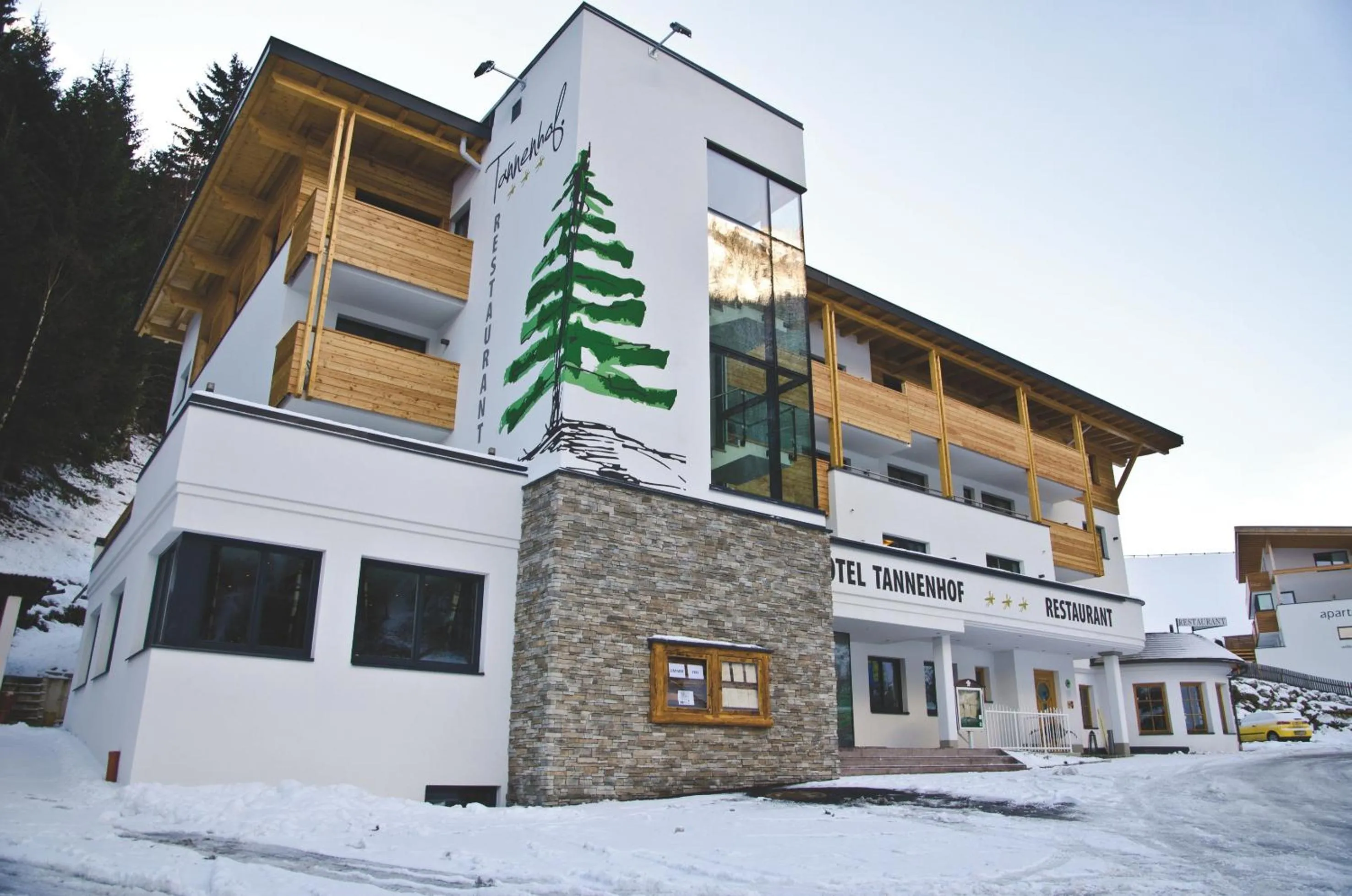 Facade/entrance in Hotel Tannenhof