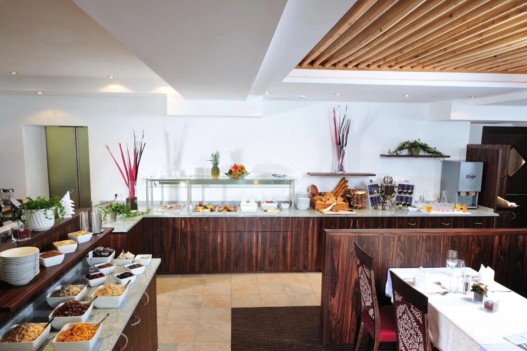 Restaurant/places to eat in Hotel Tannenhof