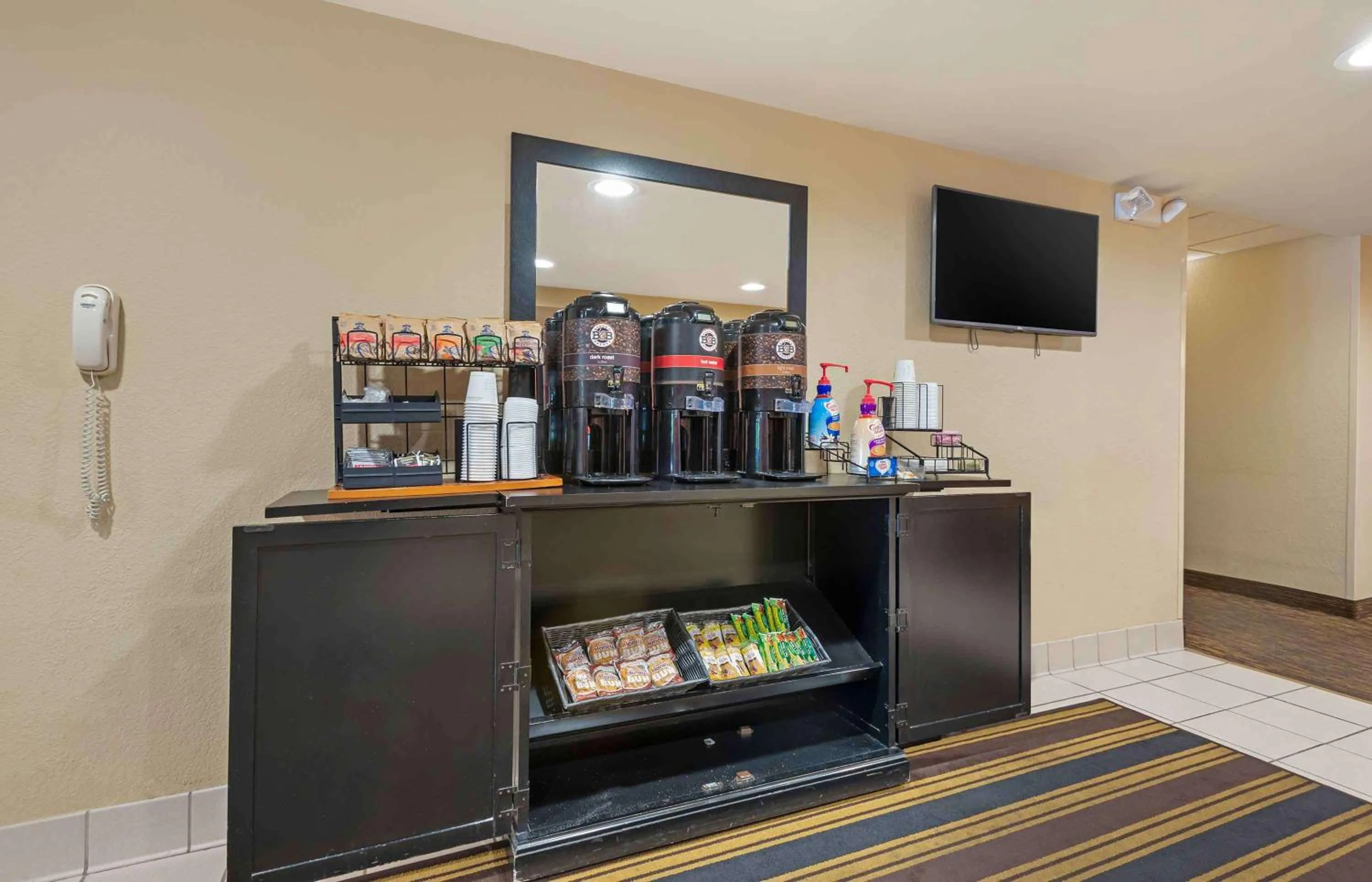 Breakfast in Extended Stay America Suites - Princeton - South Brunswick