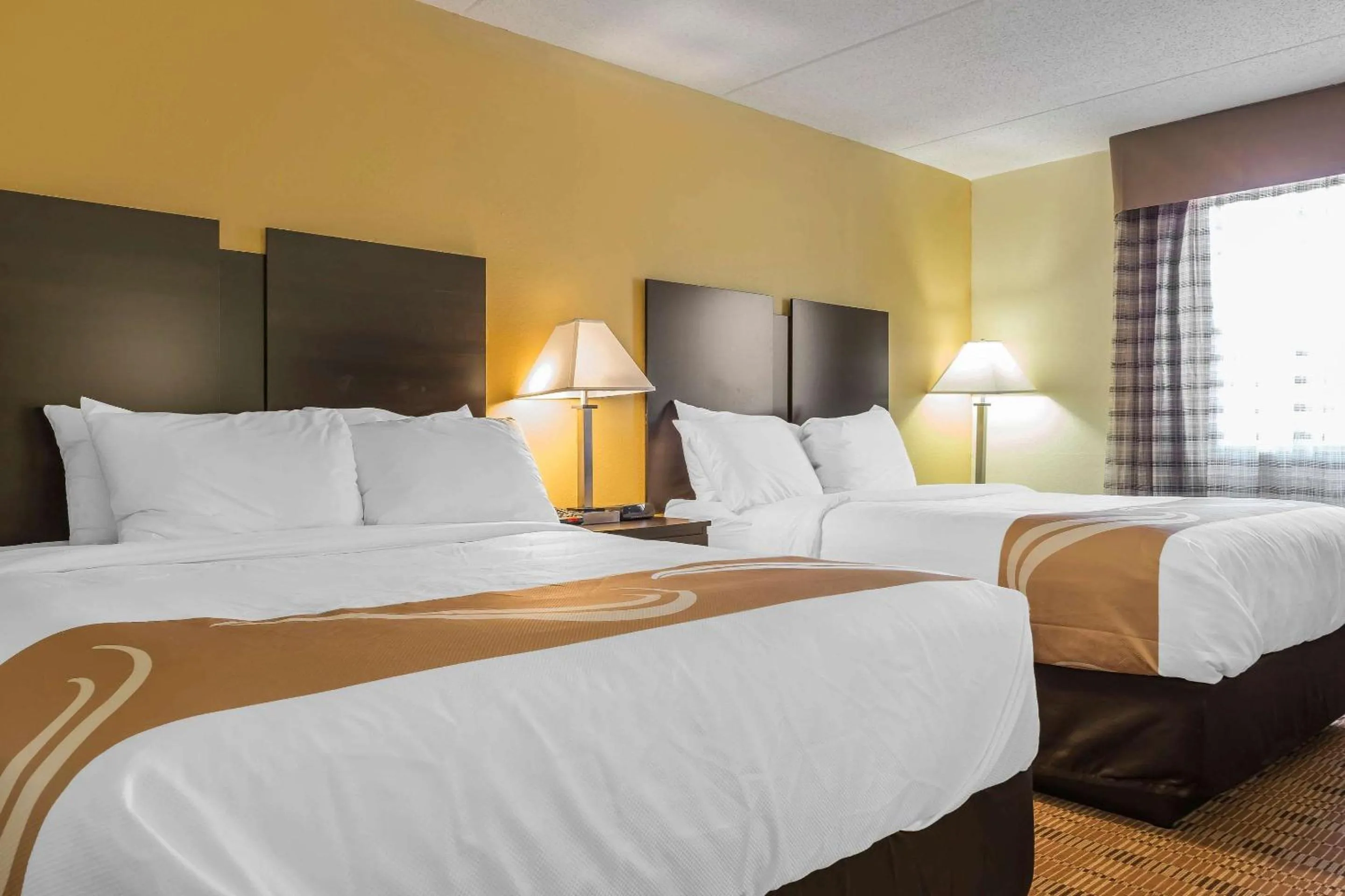 Photo of the whole room, Bed in Quality Inn & Suites Pittsburgh Harmarville