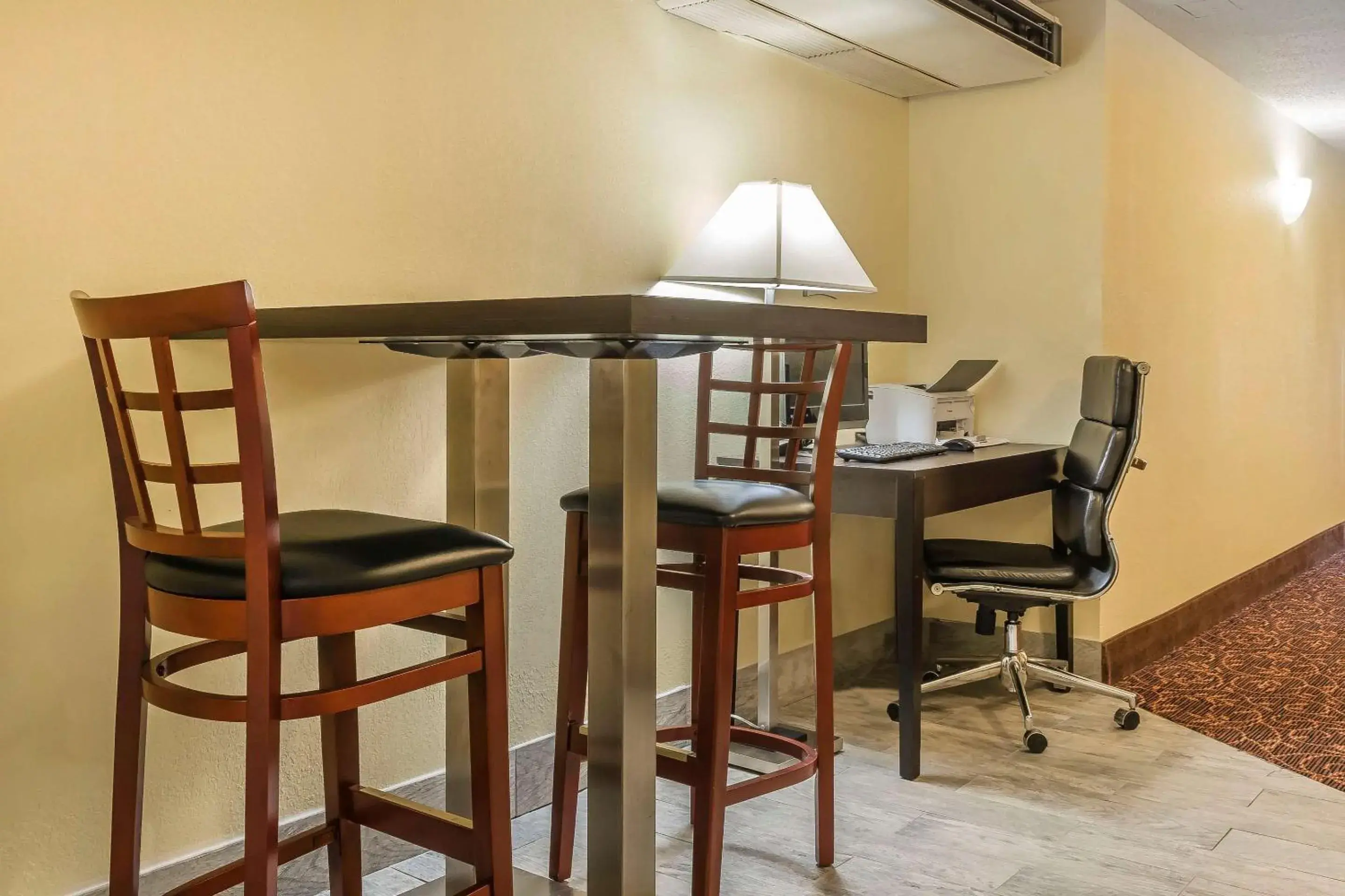 Lobby or reception in Quality Inn & Suites Pittsburgh Harmarville Lobby or reception in Quality Inn & Suites Pittsburgh Harmarville