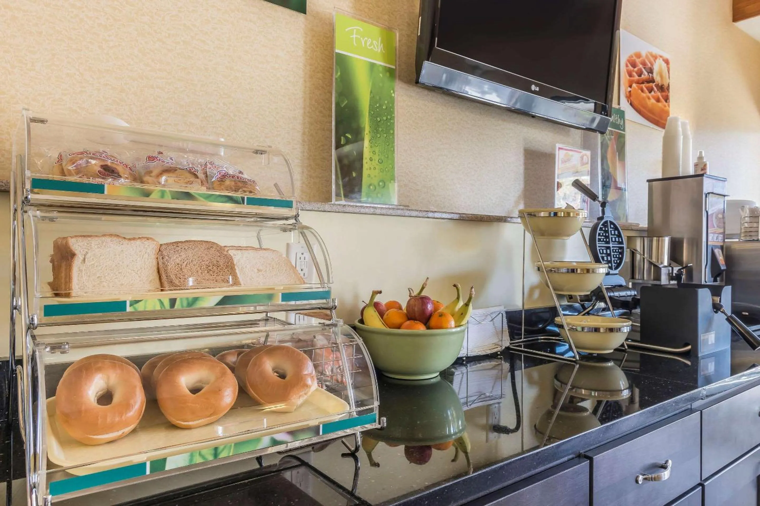 Restaurant/places to eat in Quality Inn & Suites Pittsburgh Harmarville