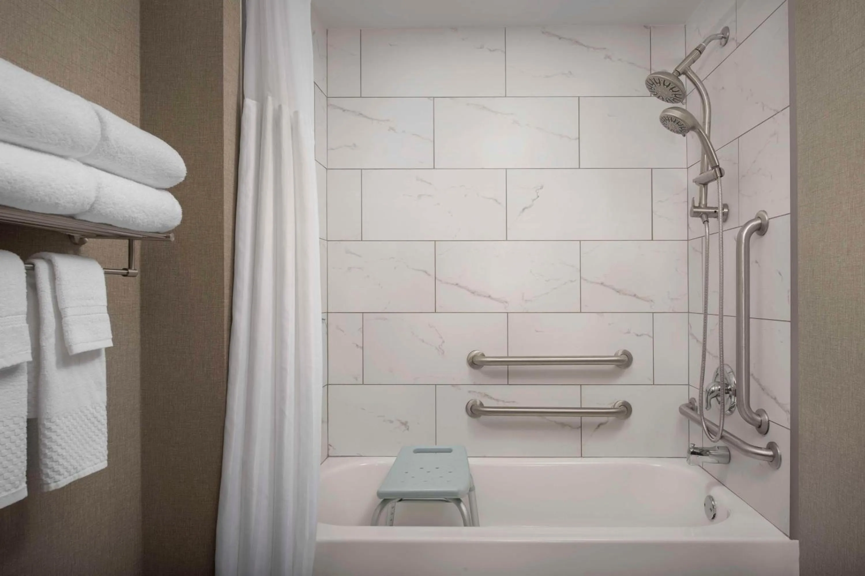 Bathroom in Doubletree by Hilton Chattanooga Hamilton Place