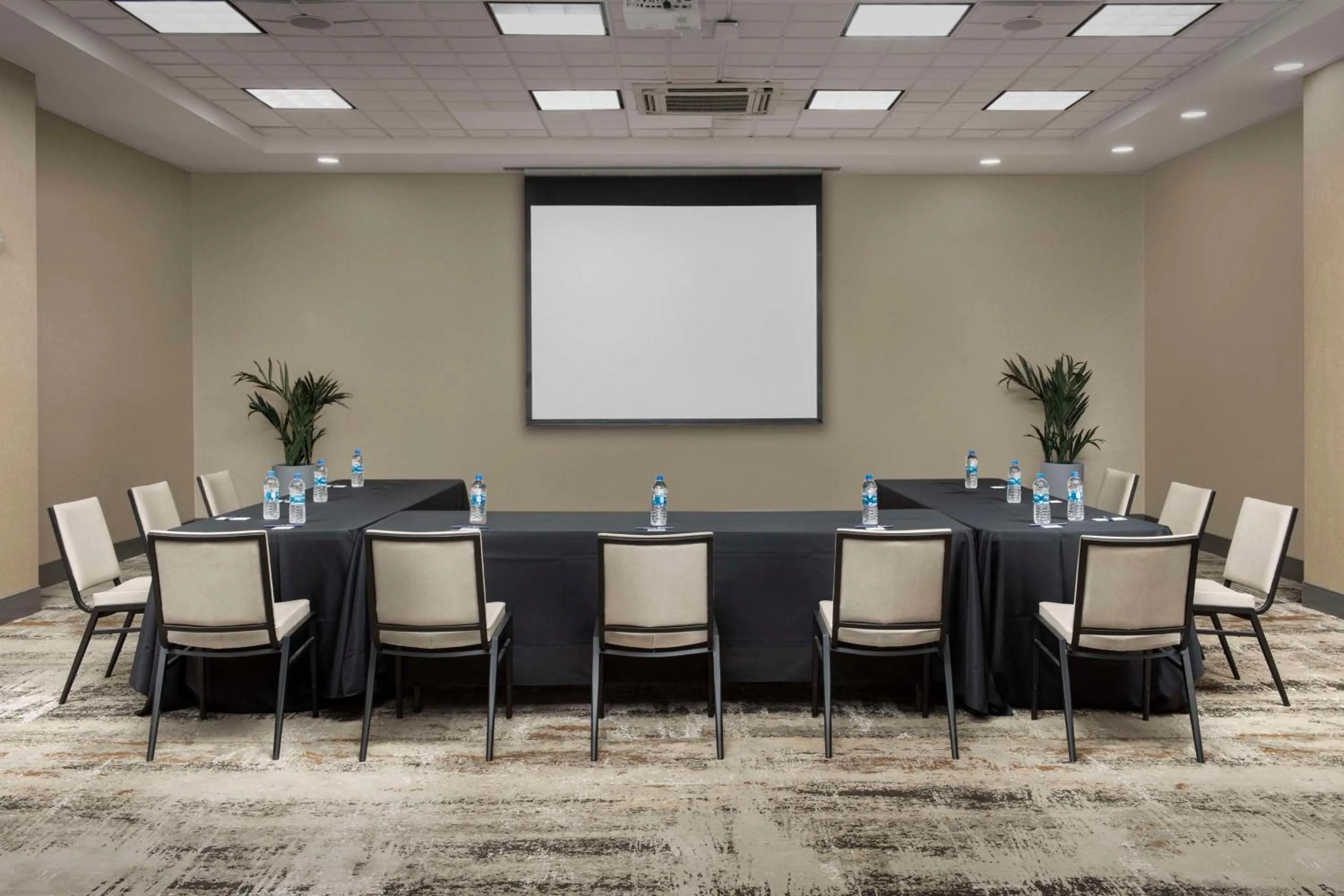 Meeting/conference room in Doubletree by Hilton Chattanooga Hamilton Place