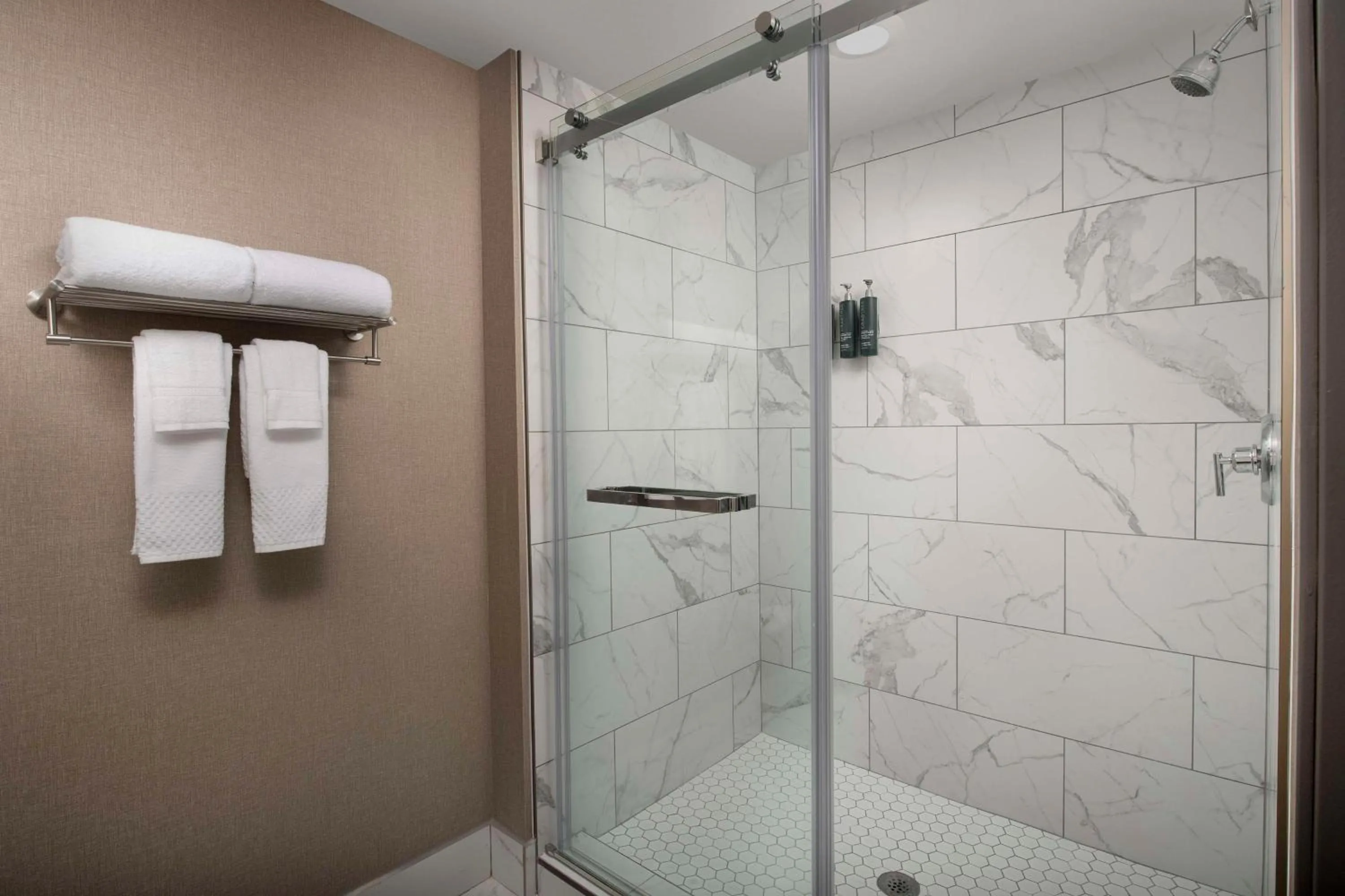 Bathroom in Doubletree by Hilton Chattanooga Hamilton Place