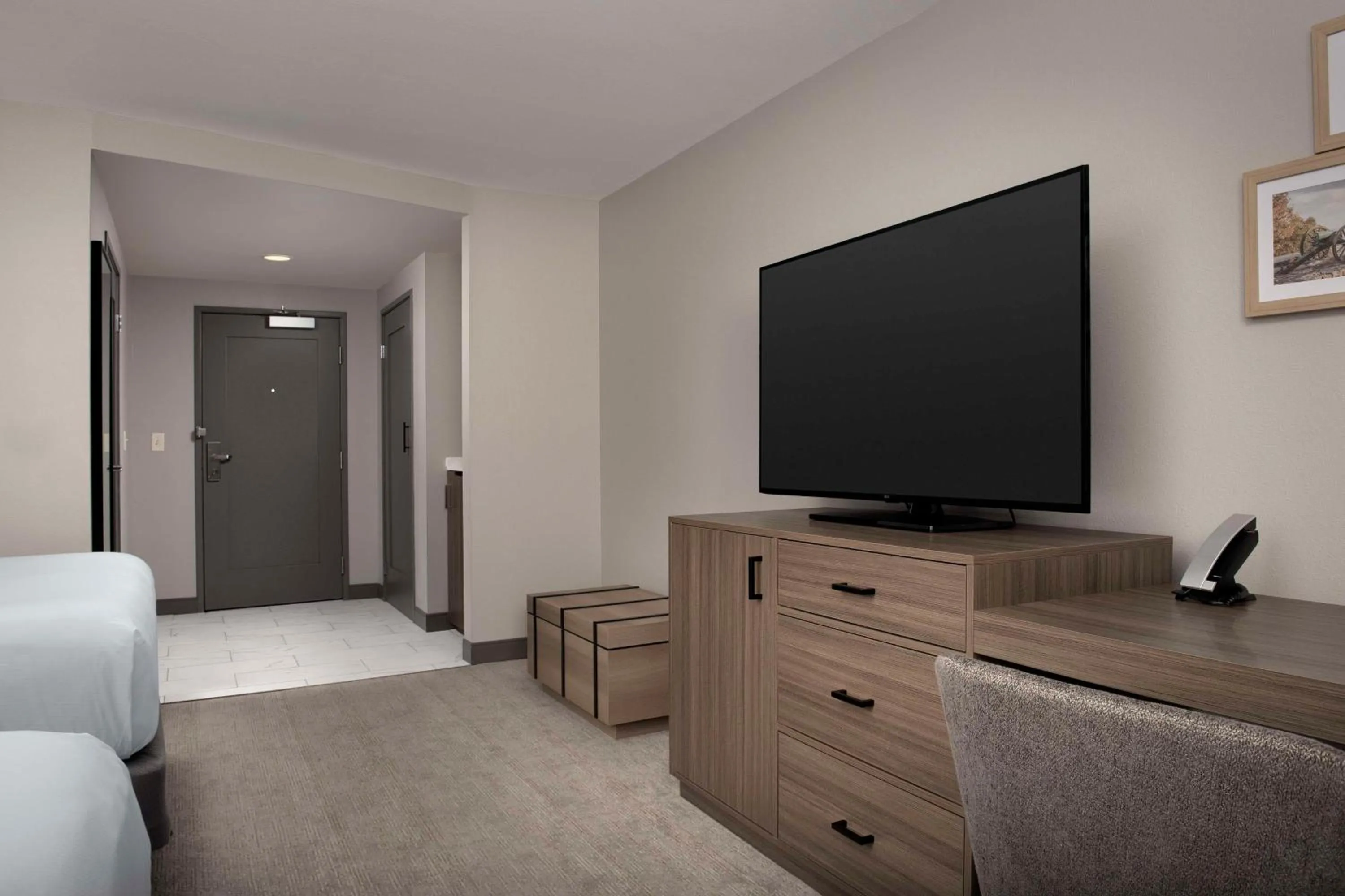 Bedroom in Doubletree by Hilton Chattanooga Hamilton Place