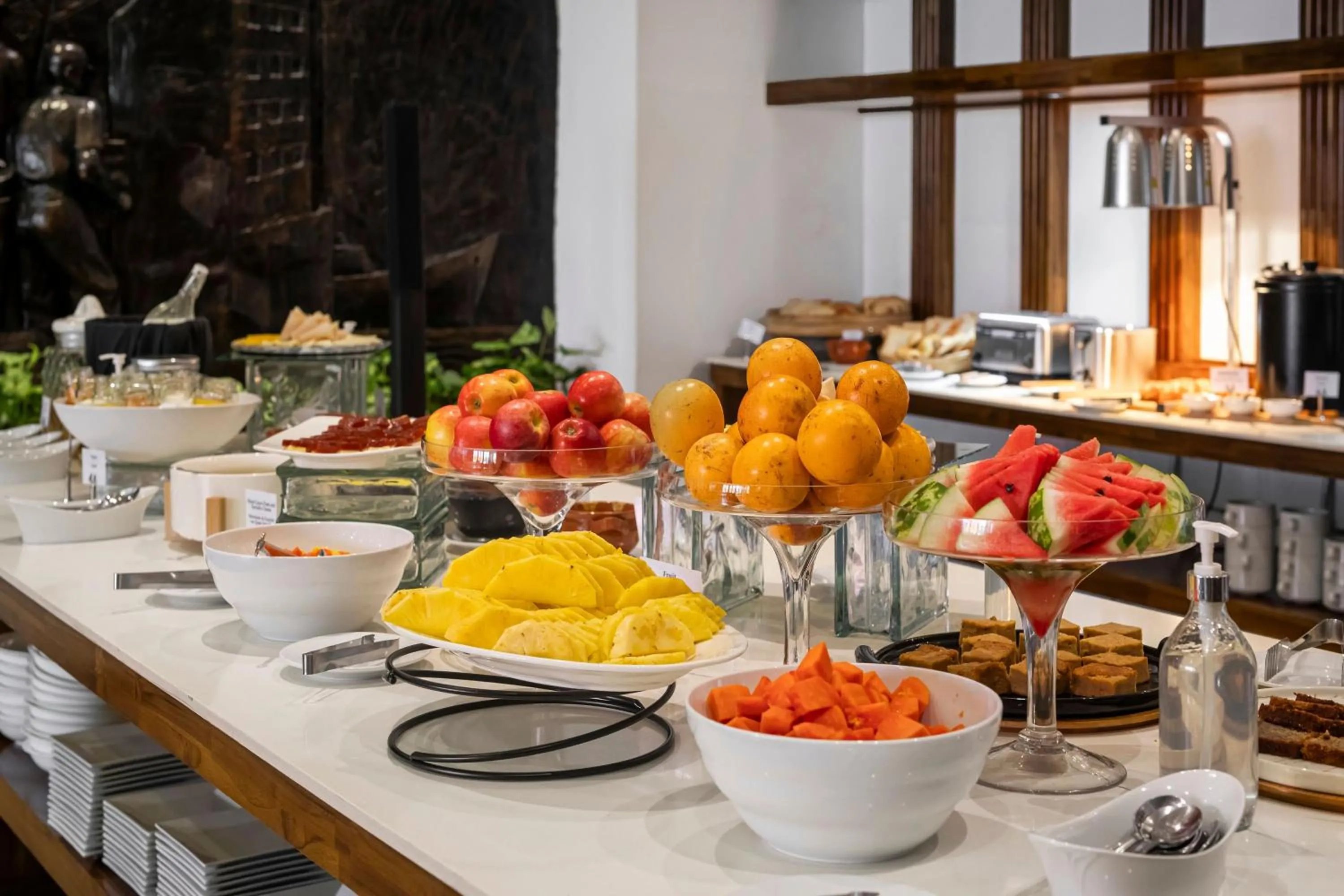 Buffet breakfast in Hotel Presidente