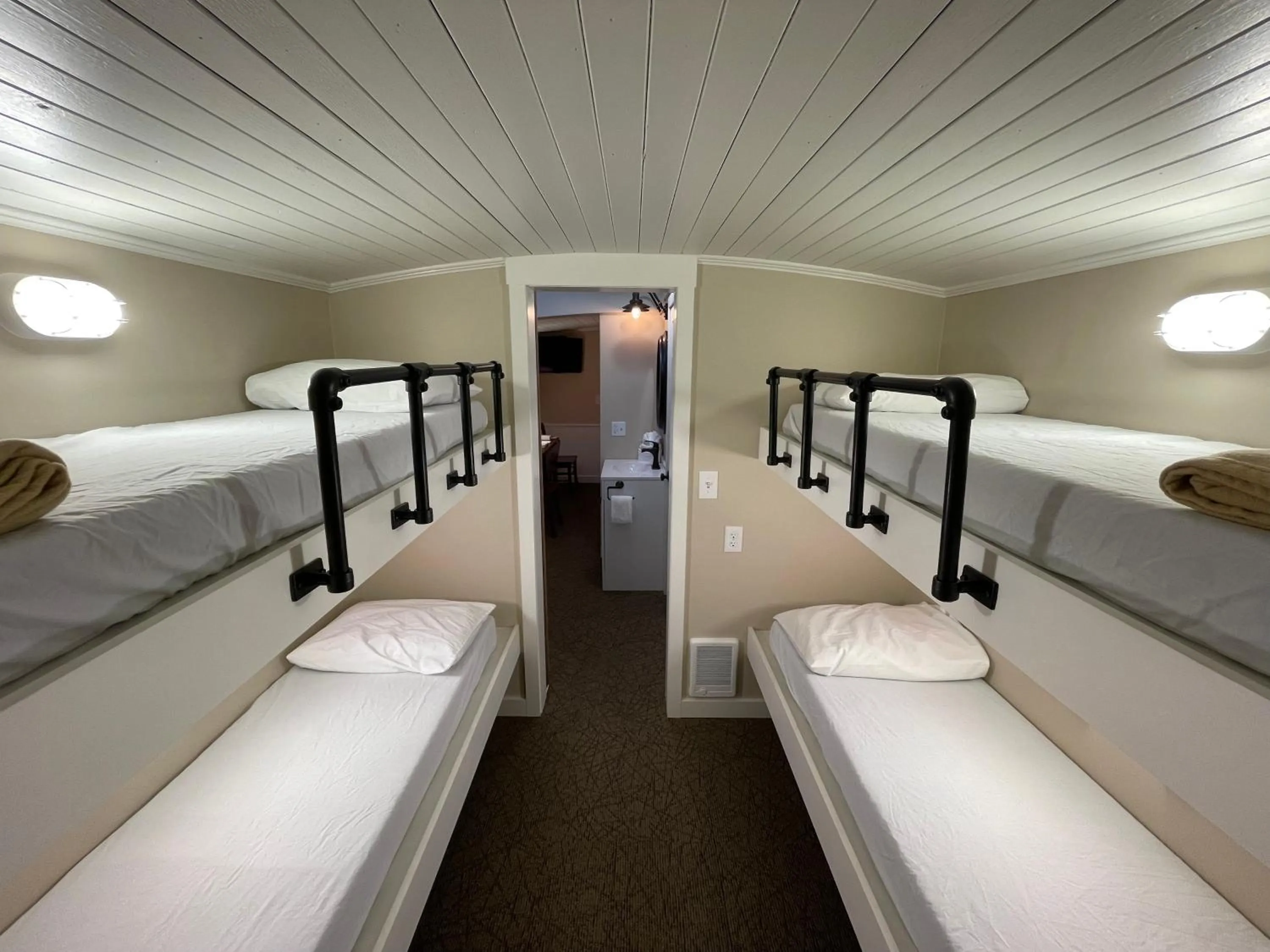 bunk bed, Bed in Red Caboose Motel & Restaurant