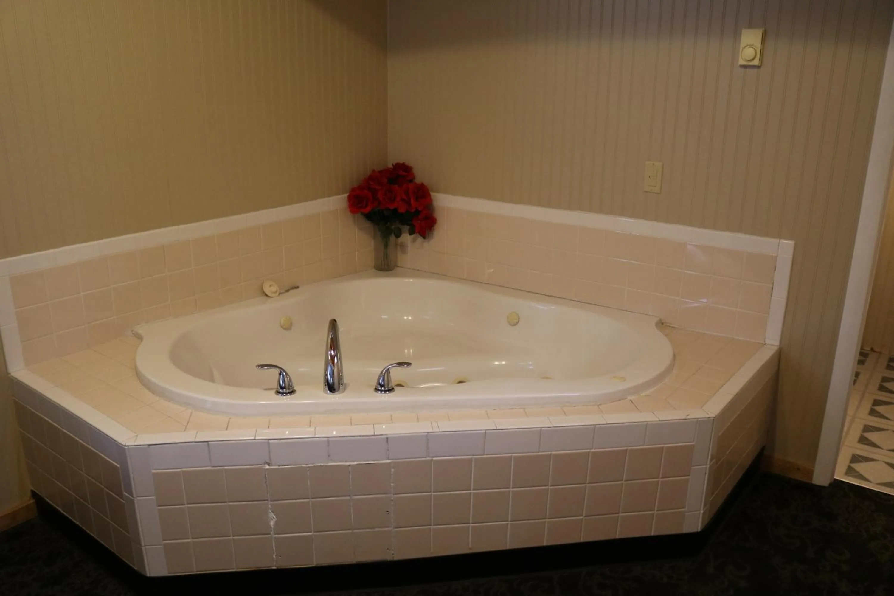 Red Caboose Motel & Restaurant