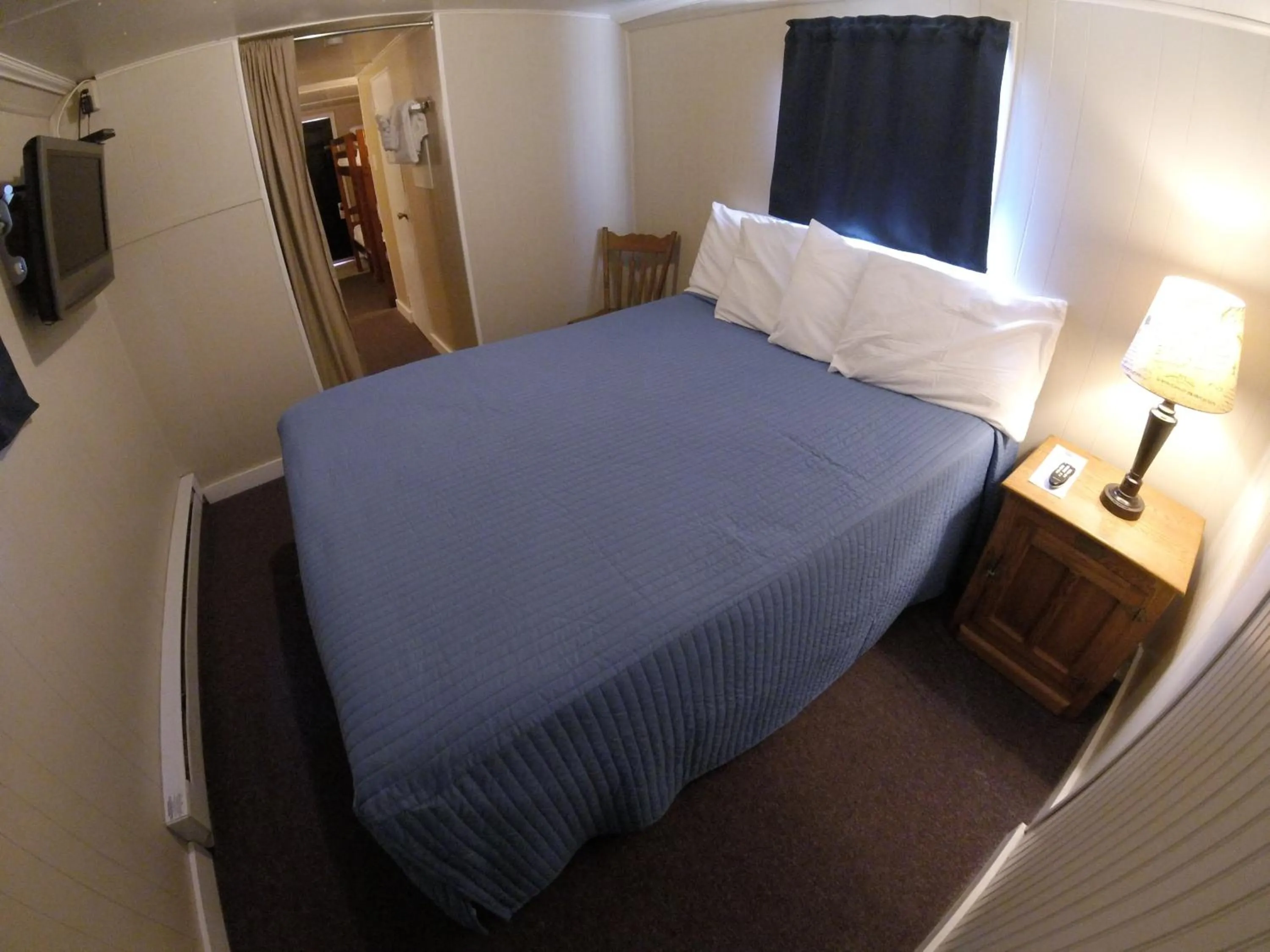 Bedroom, Bed in Red Caboose Motel & Restaurant