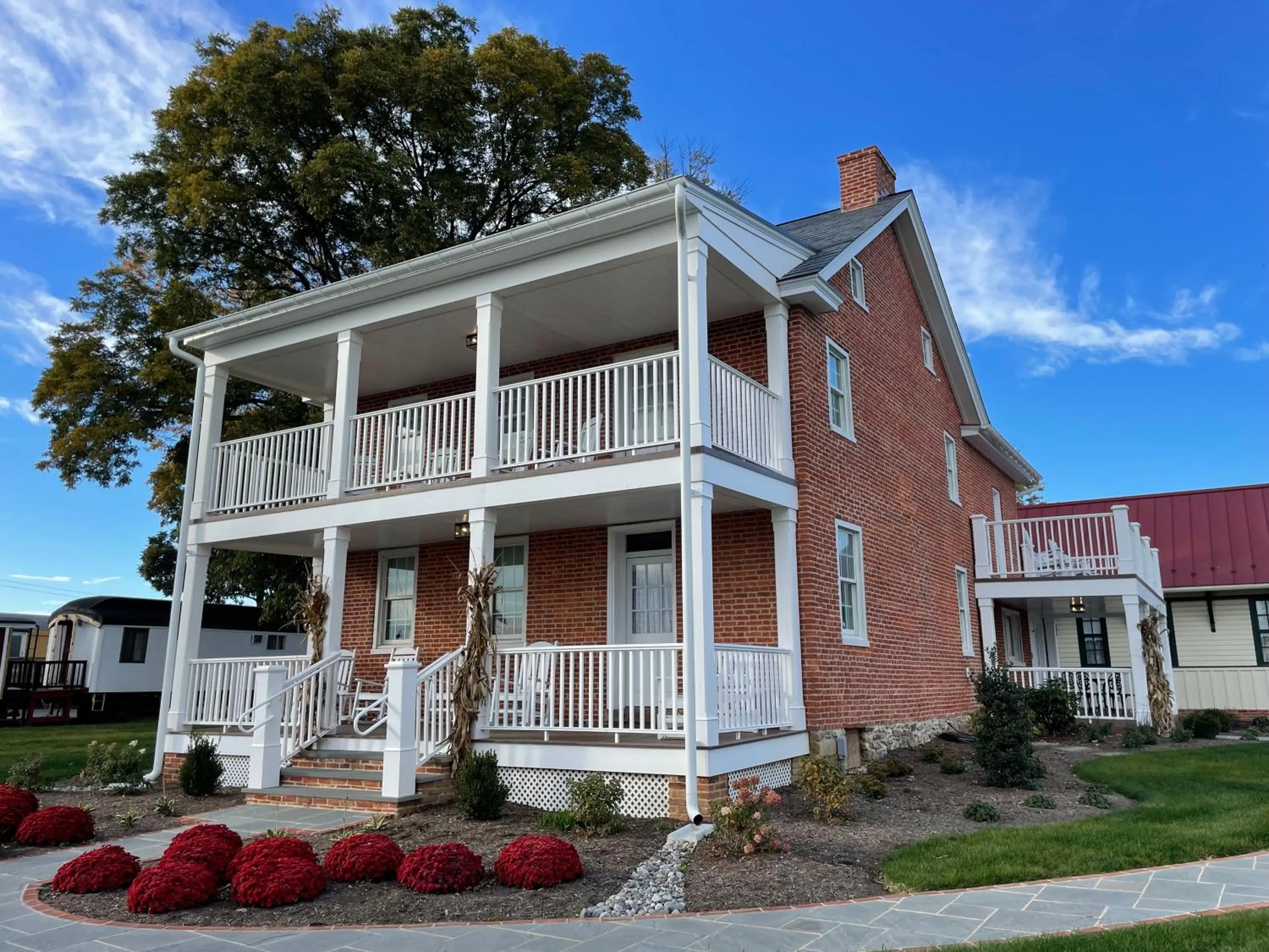 Property building in Red Caboose Motel & Restaurant